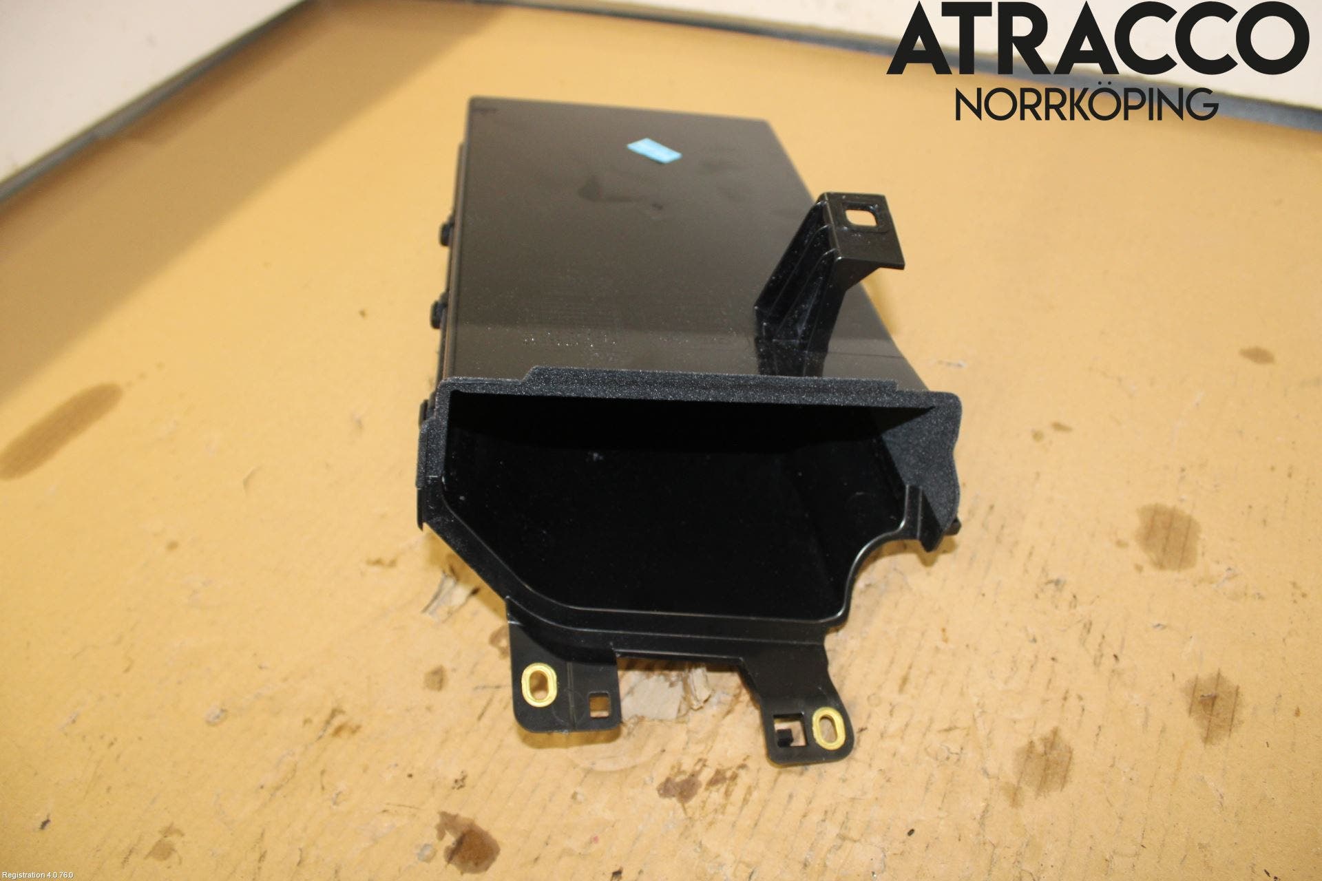 Audi A6 F2/C8 19- Instrumentbräda Förvaringsfack