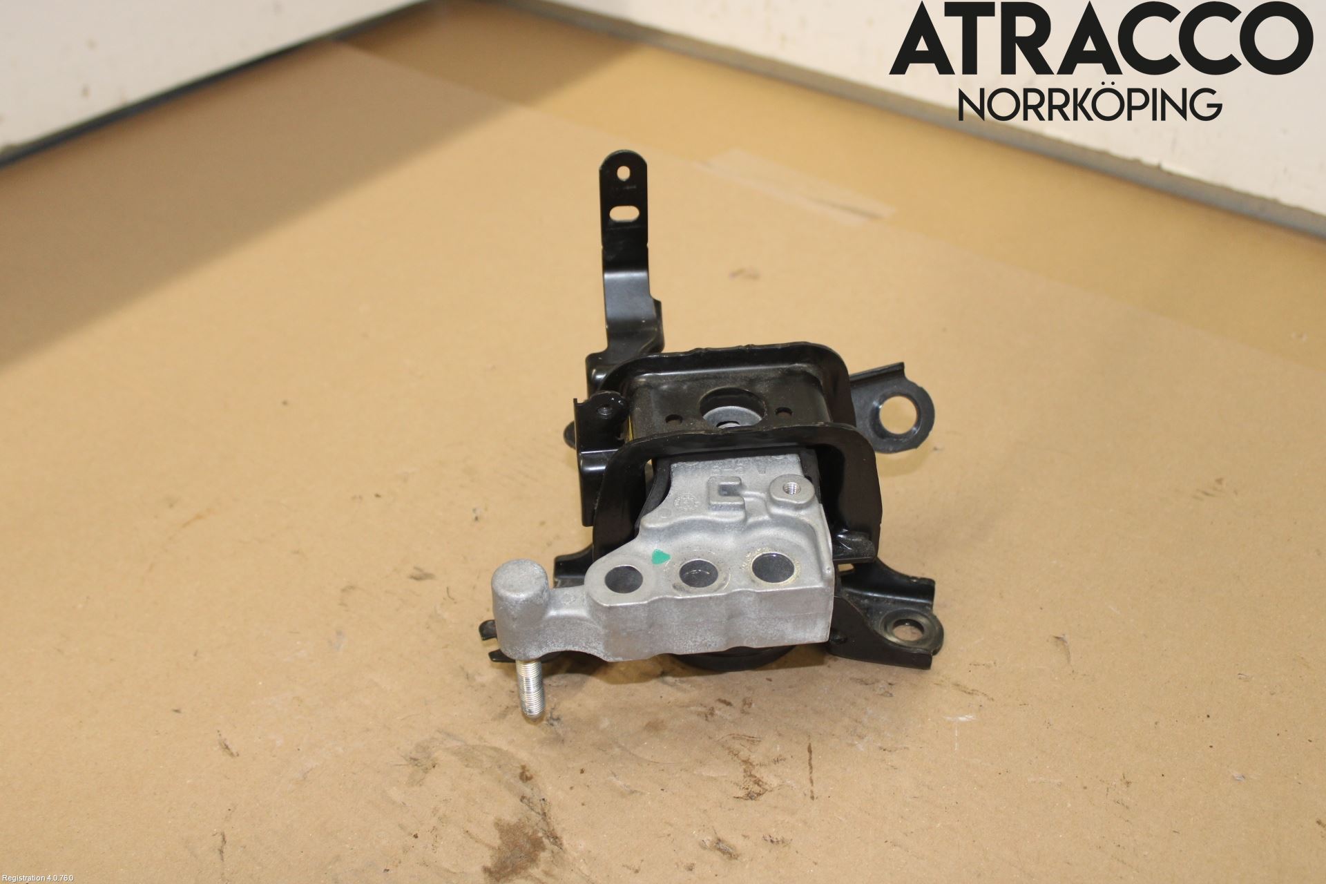 Toyota RAV4 19- Motorfäste