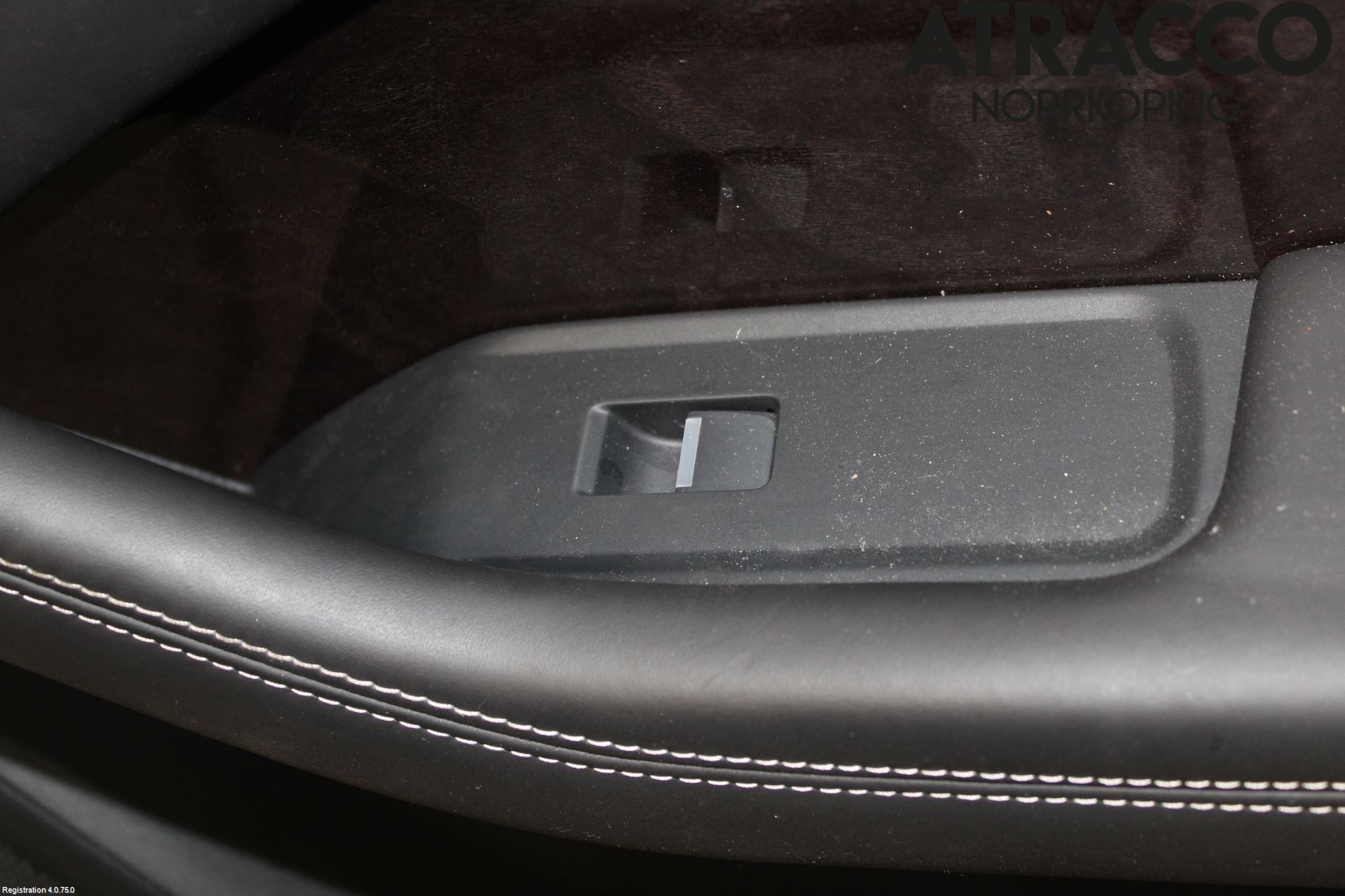 Jaguar I-PACE 18- Dörrklädsel Hö