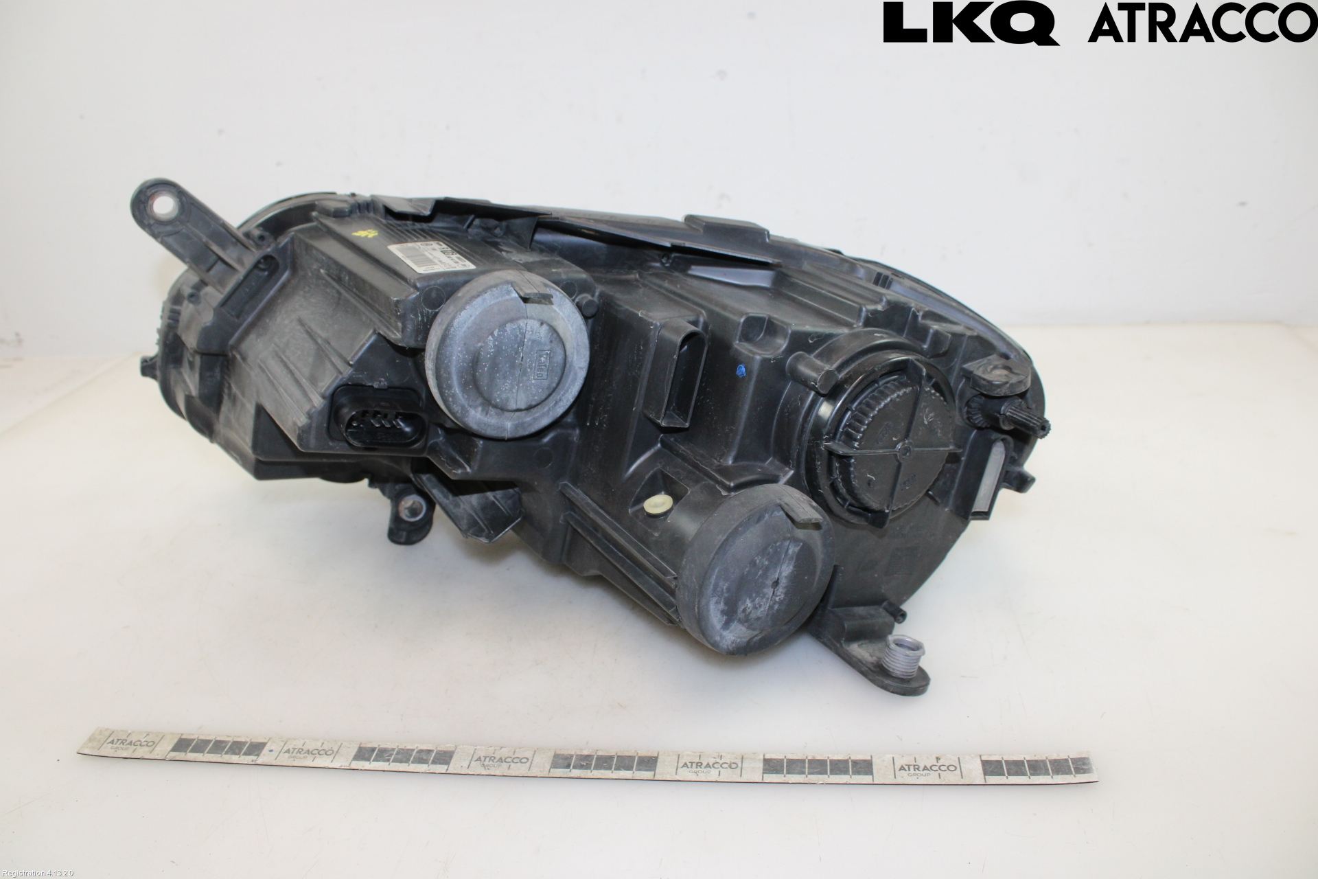 Volkswagen VW PASSAT 11-14 Strålkastare Höger