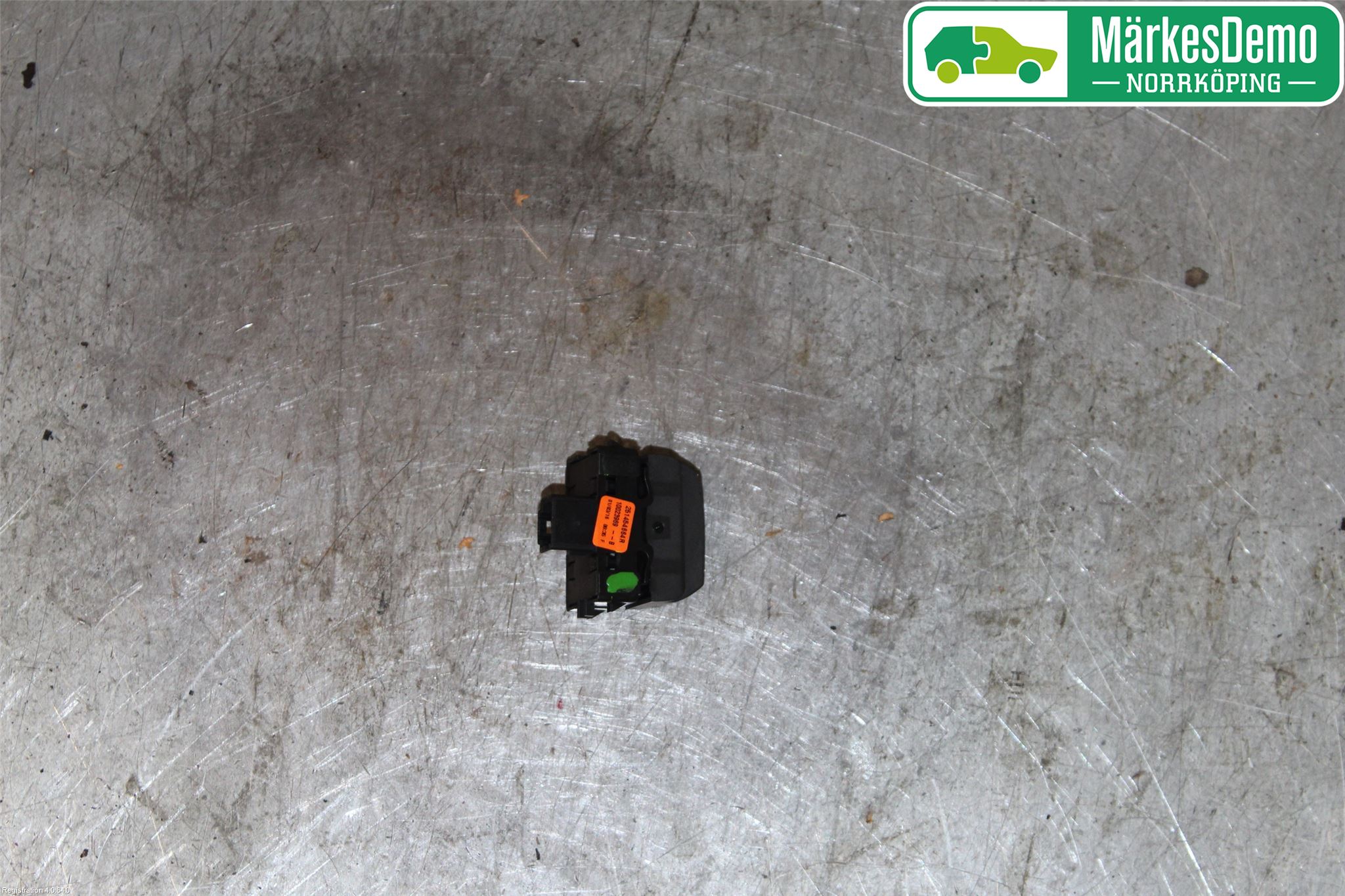 Dacia DUSTER 10-17 Strömställare Antisladd