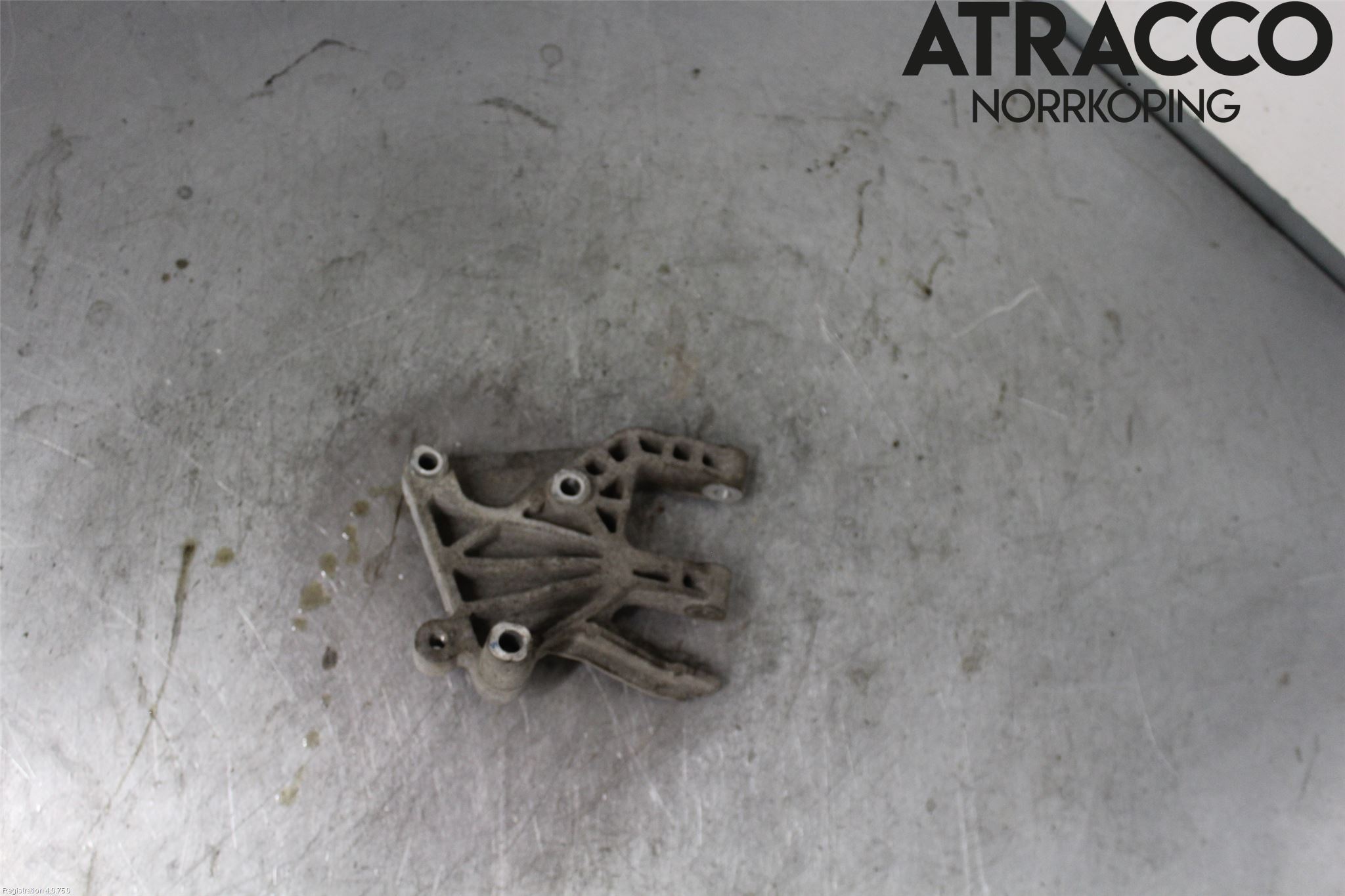 Saab 9-5     06-10 Motorfäste