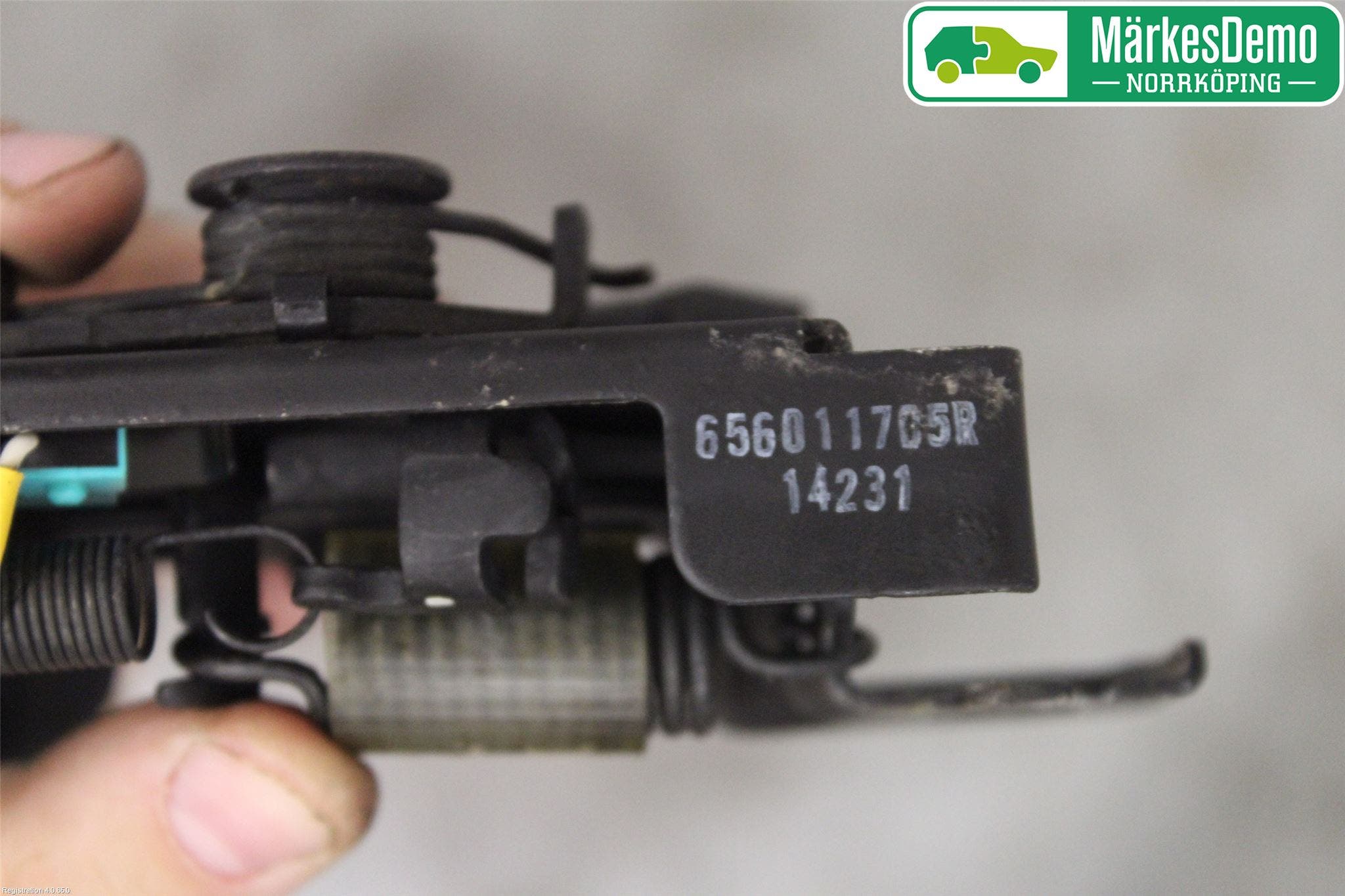 Renault CLIO IV 12-16 Huvlås