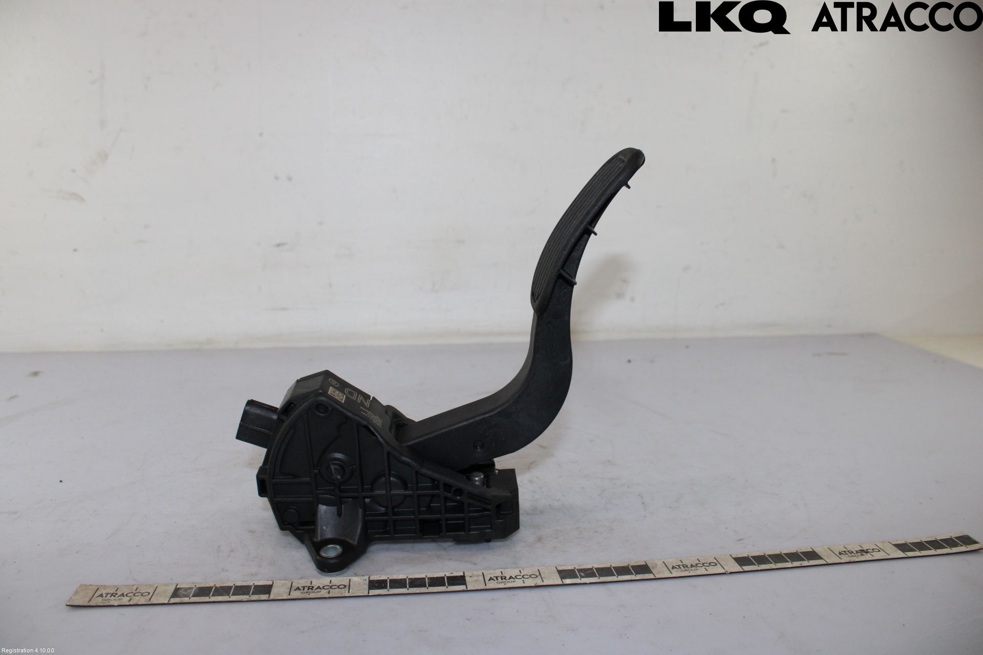 Toyota C-HR 24- Gaspedal