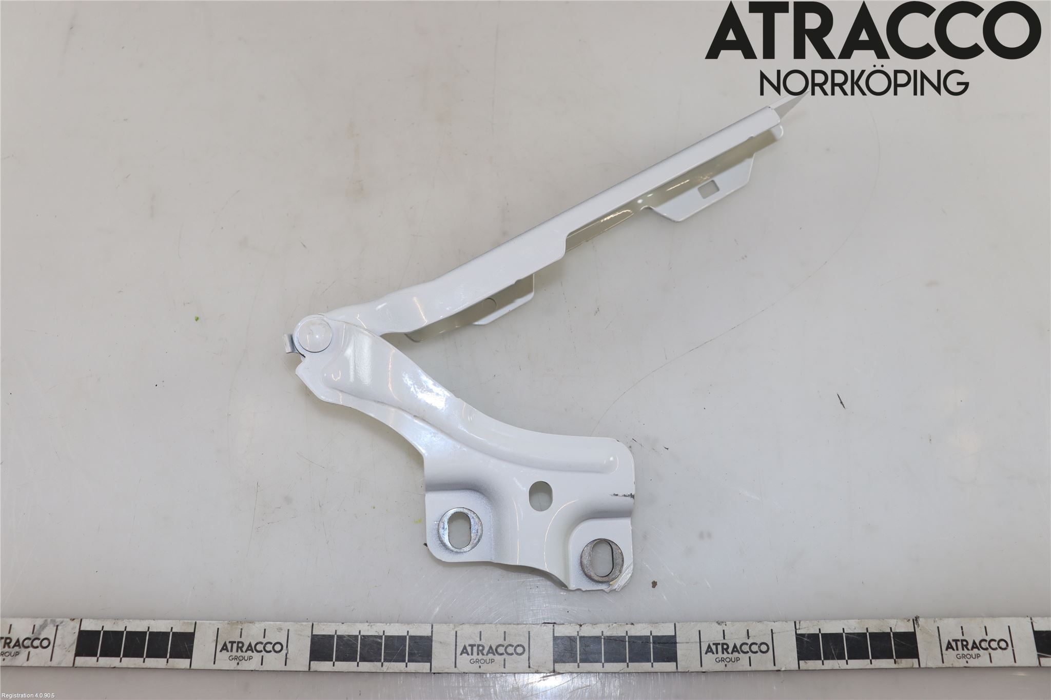 Audi A1 19- Huvgångjärn