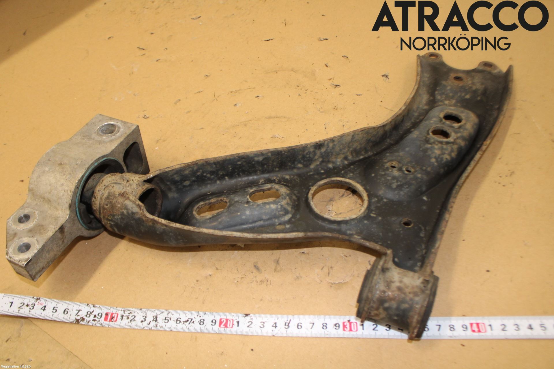 Volkswagen VW PASSAT 11-14 Bärarm Fram Undre Hö