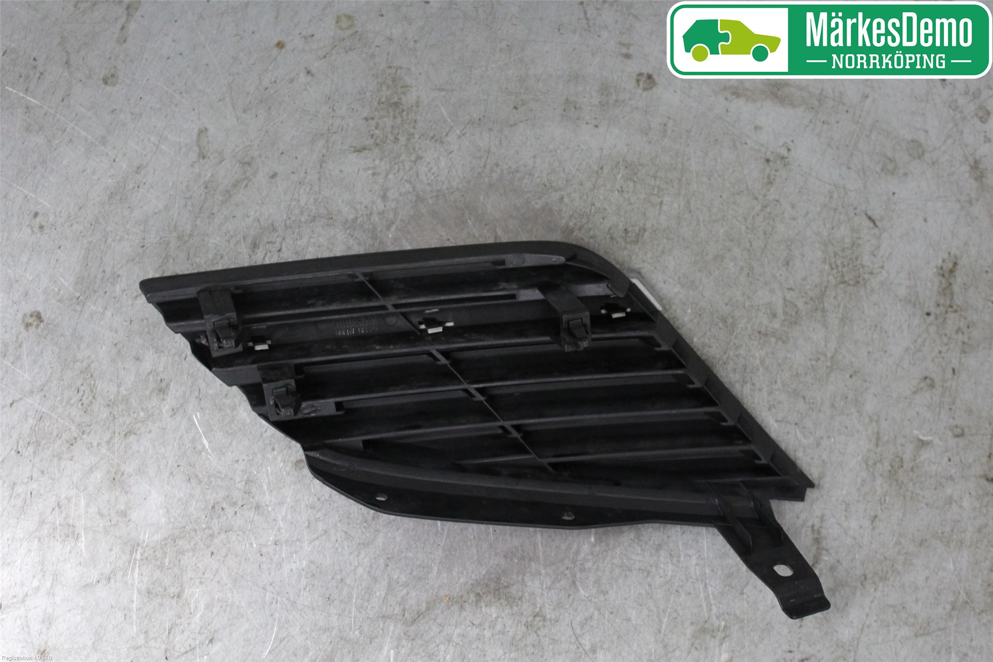 Nissan PRIMERA 02-07 Grilldel Vänster
