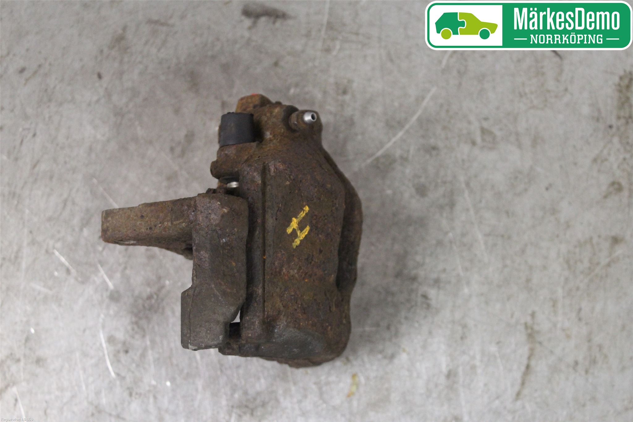 Volkswagen VW PASSAT 11-14 Bromsok Fram Höger