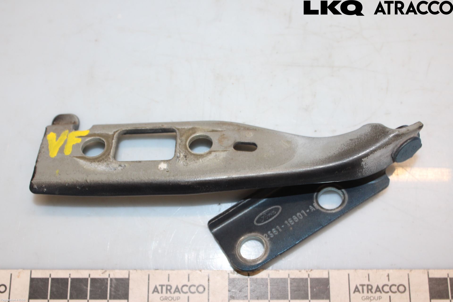 Ford FIESTA     02-05 Huvgångjärn