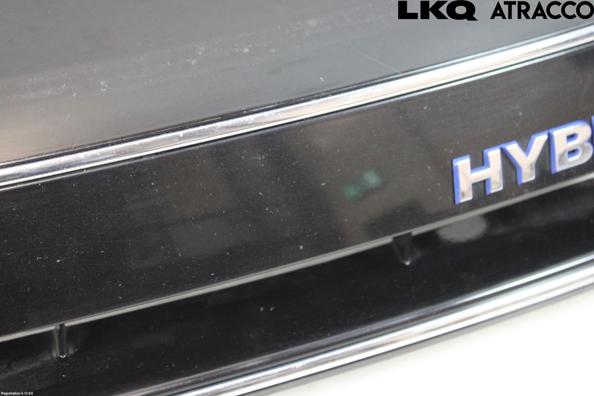 Volkswagen VW JETTA VI 11- Grill Komp
