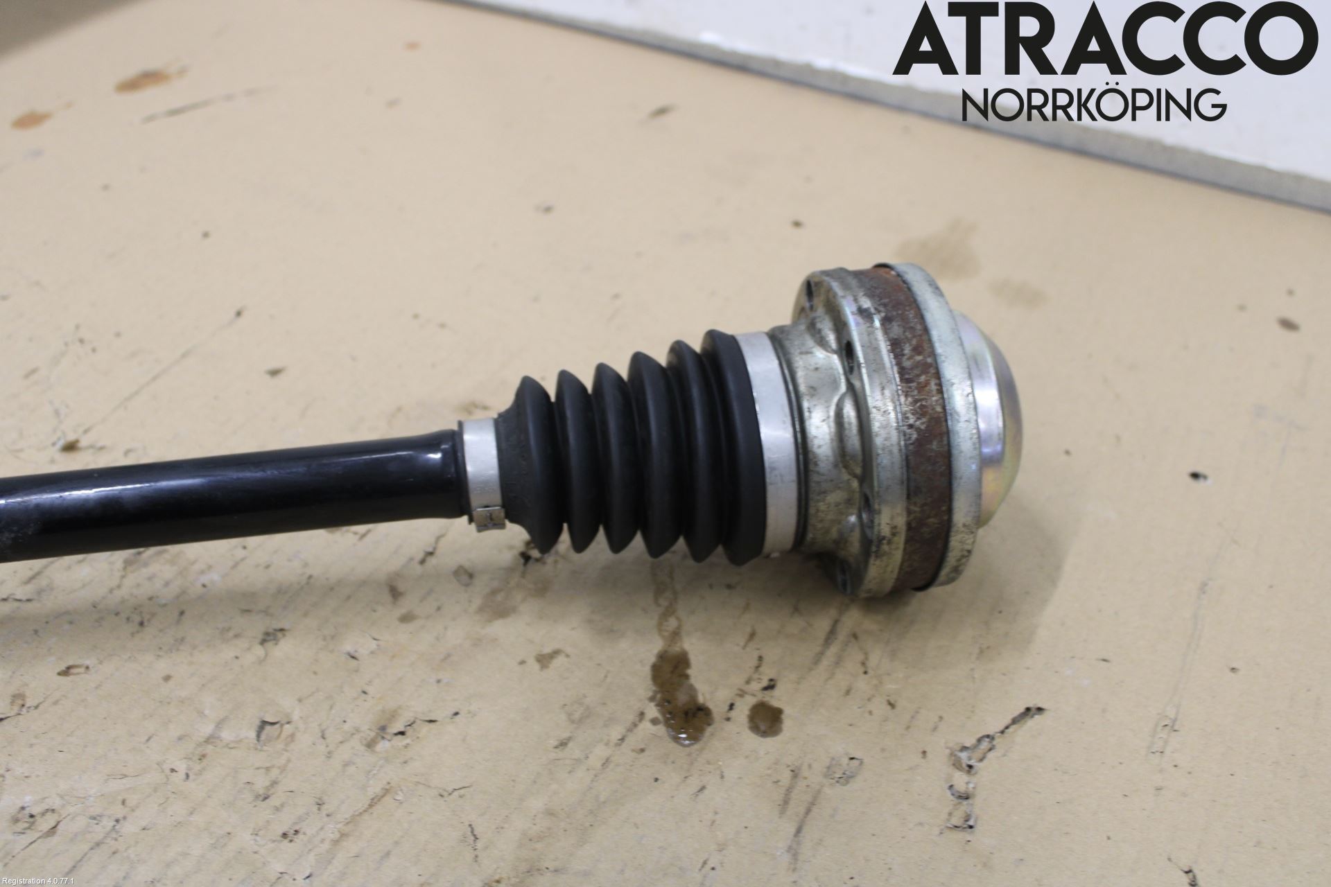 Volkswagen VW T-ROC 18- Drivaxel Fram Höger