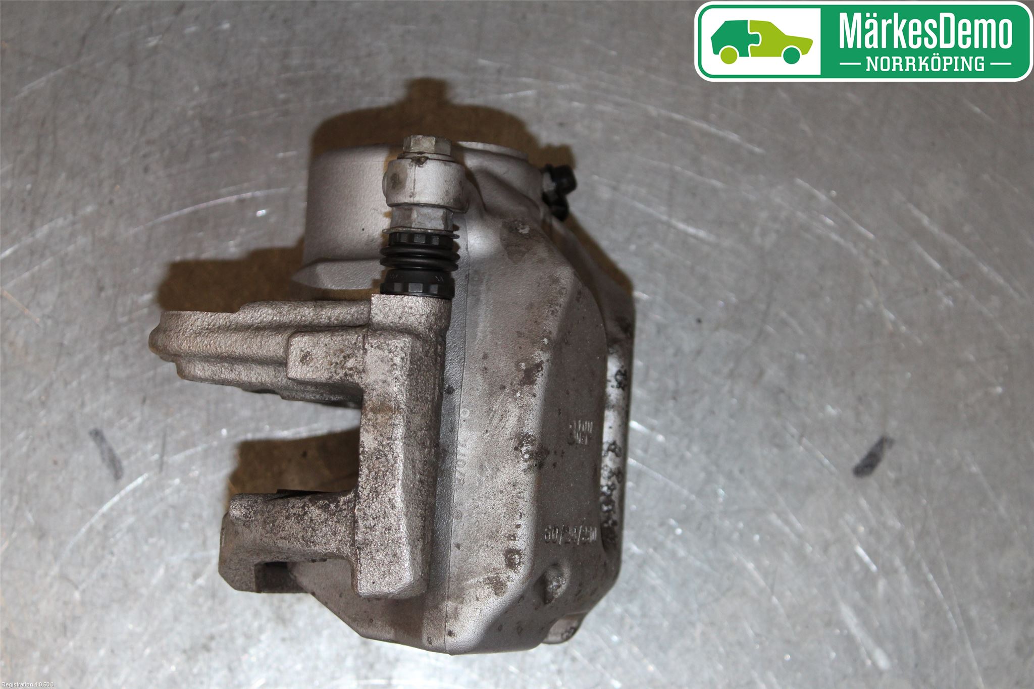 BMW 5 G30/G31/F90 17-23 Bromsok Fram Höger
