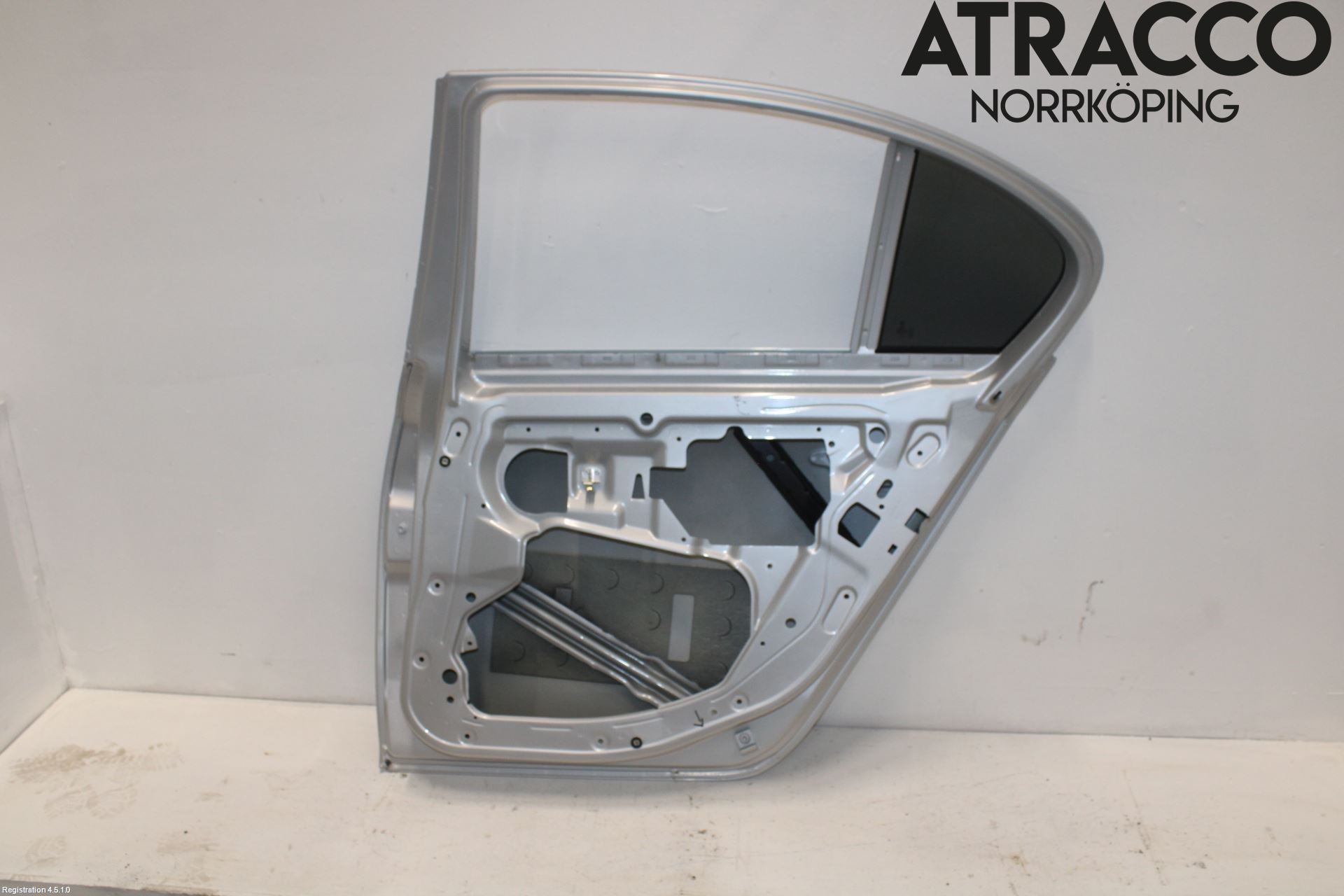 BMW 5 E60/61 Sed/Tou 02-10 Dörr Bak Höger