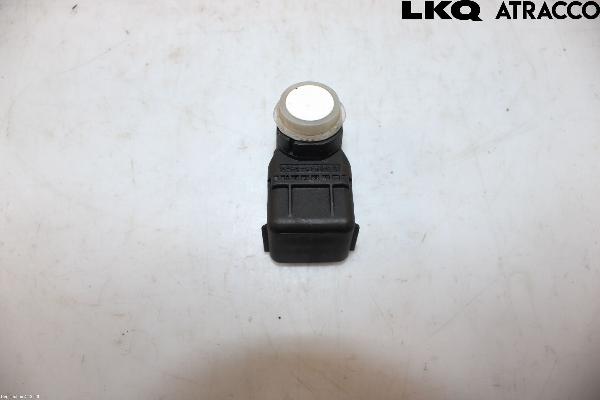Hyundai i40 16-18 Parkeringshjälp Frontsensor