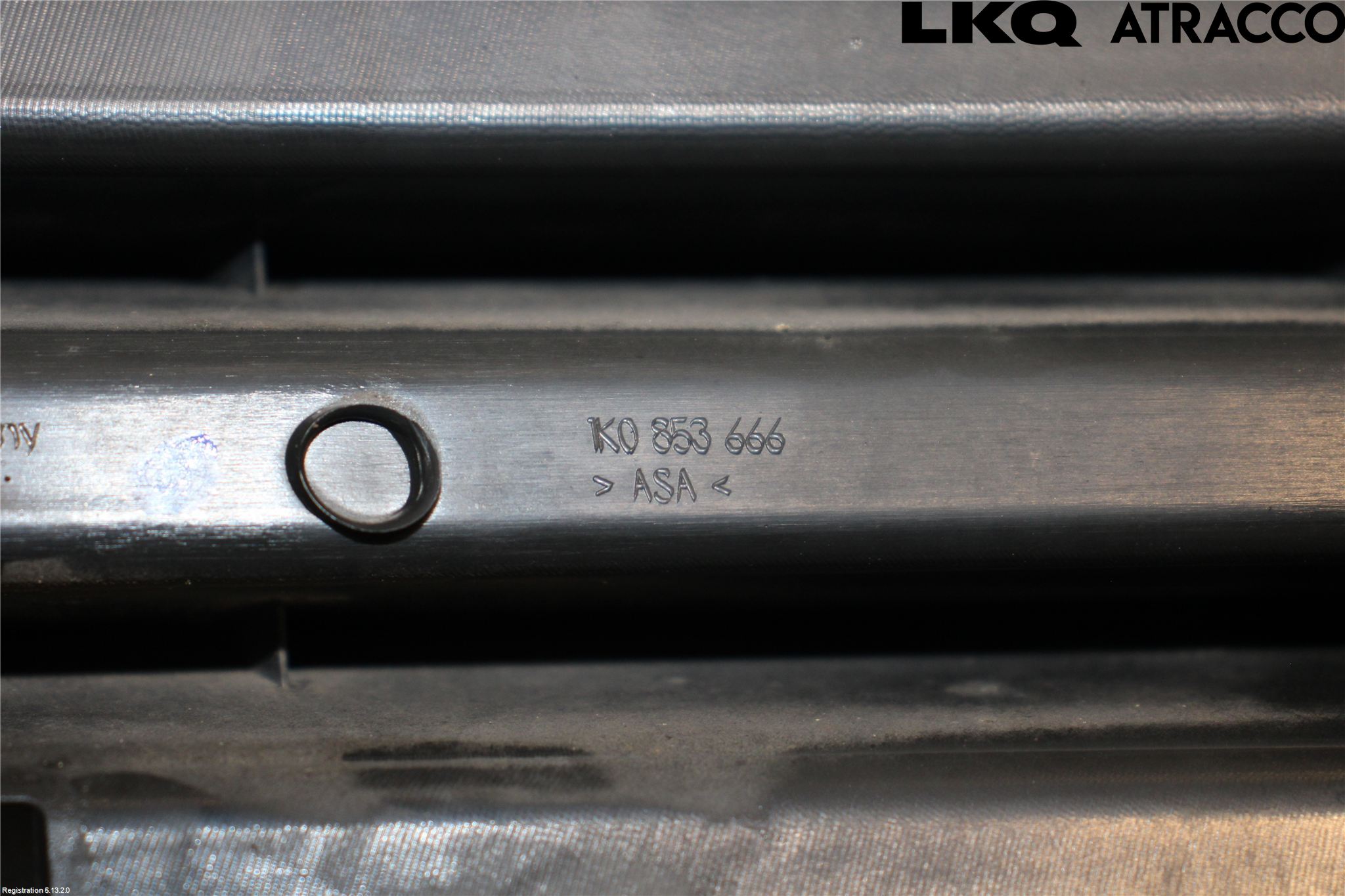 Volkswagen VW GOLF V 04-09 Grilldel Höger