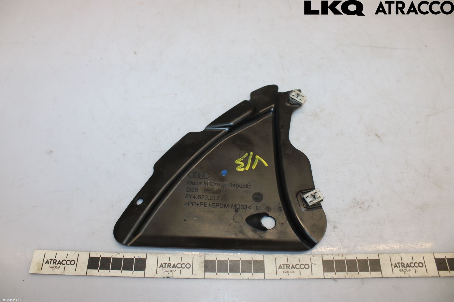Audi A3/S3 8Y 21- Hasplåt Plåt-Plast