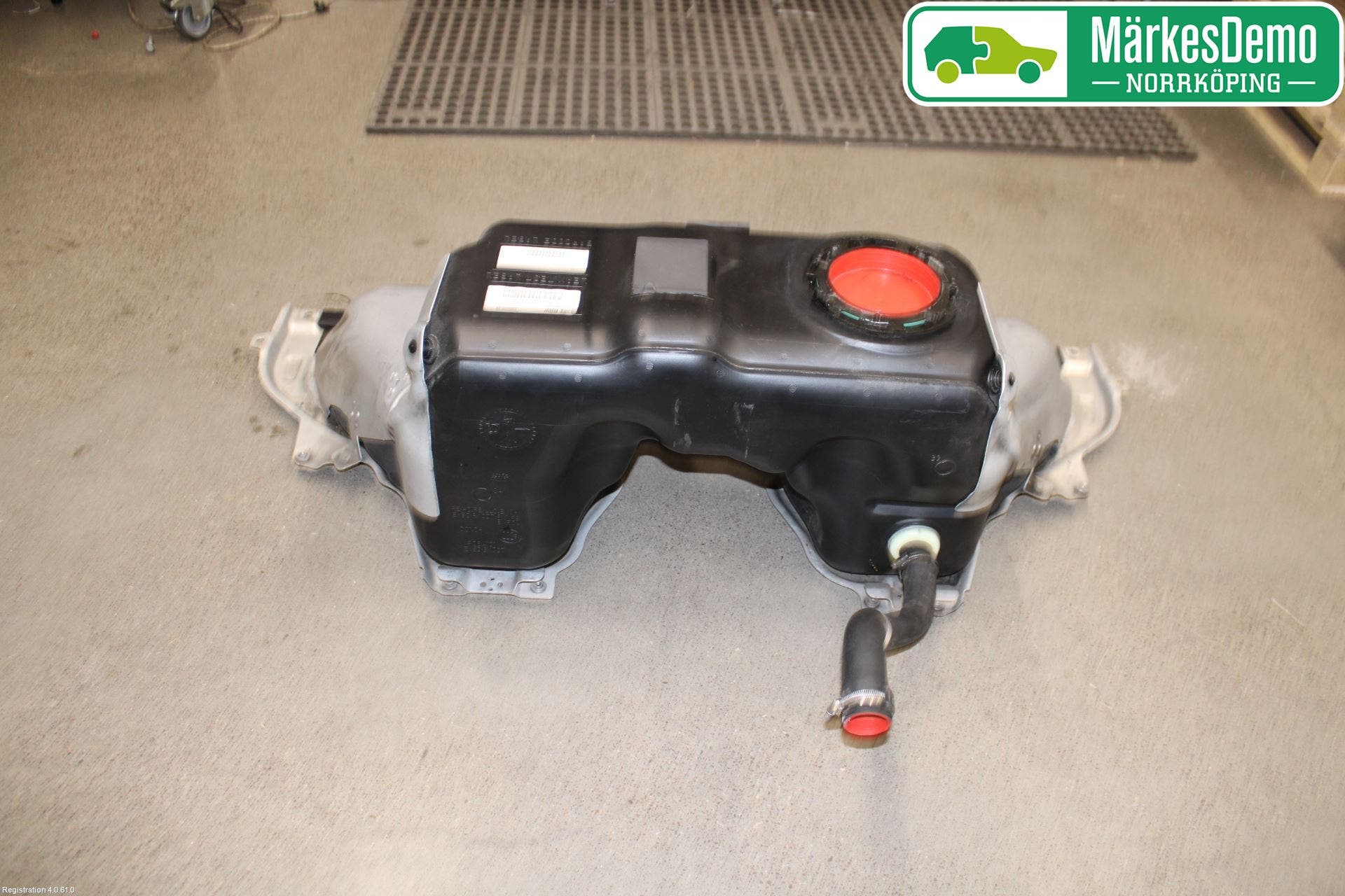 Jaguar F-TYPE Bränsletank