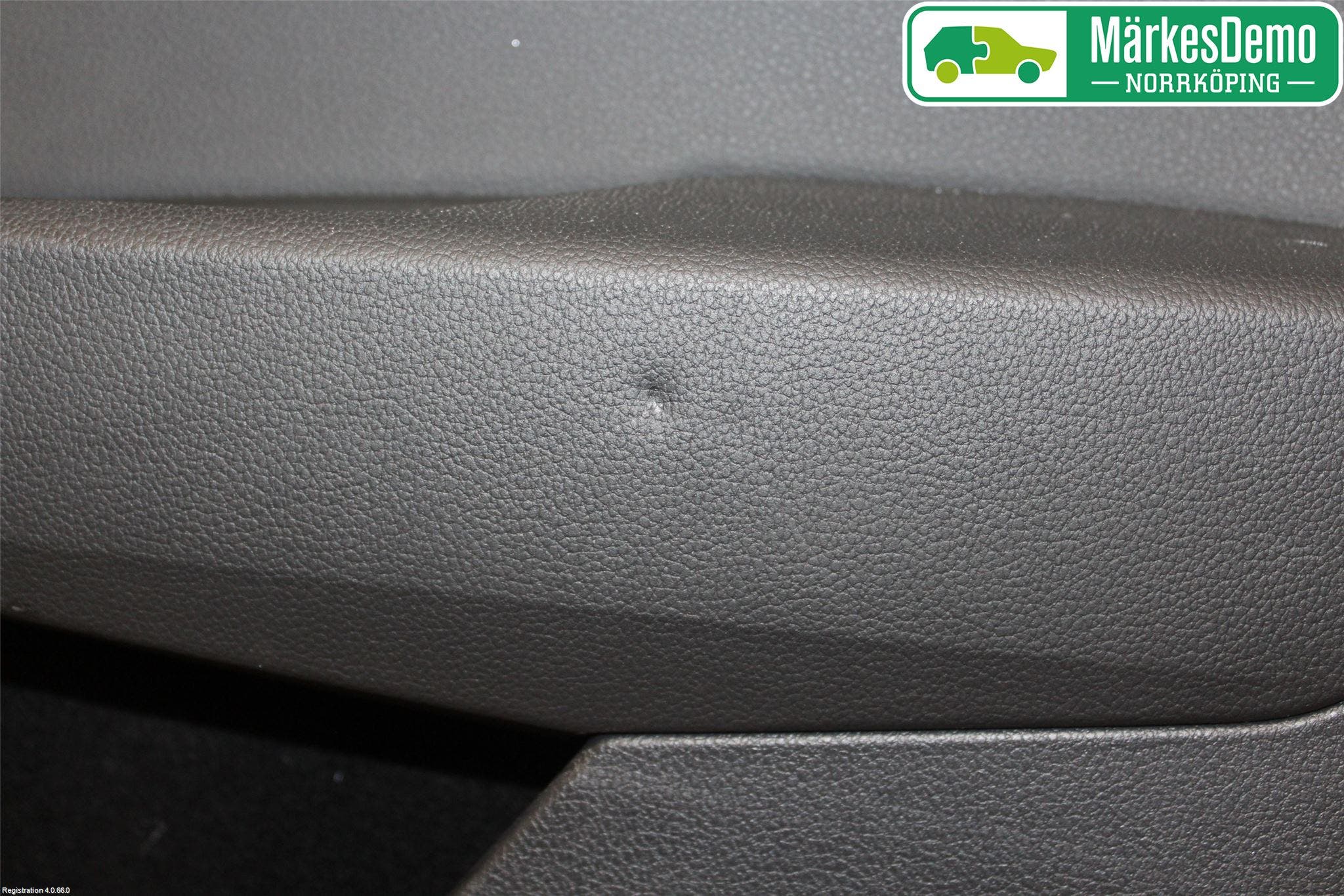 Skoda SUPERB 16-24 Dörrklädsel Hö