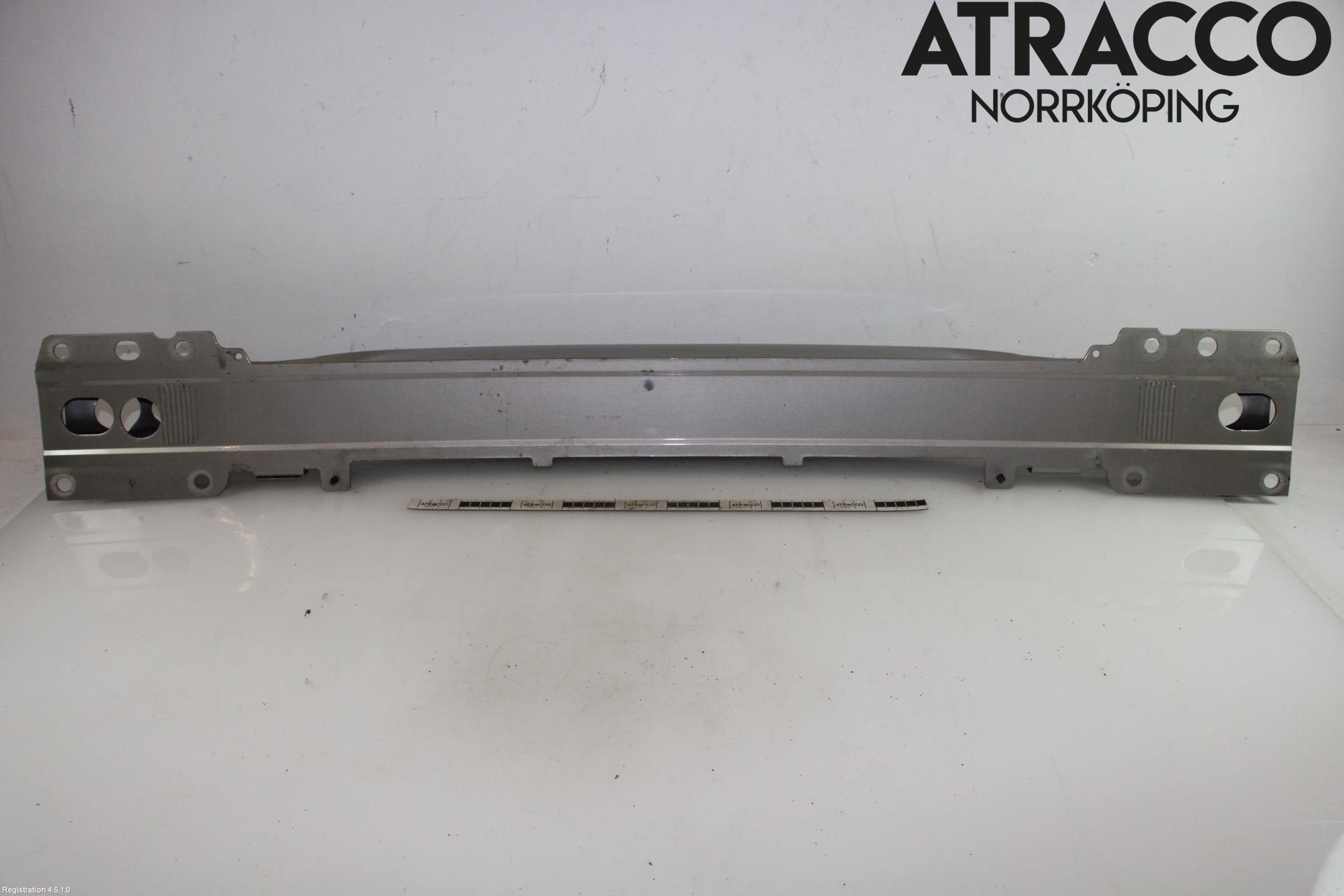 Volvo V70 08-13 Stötfångarbalk Fram