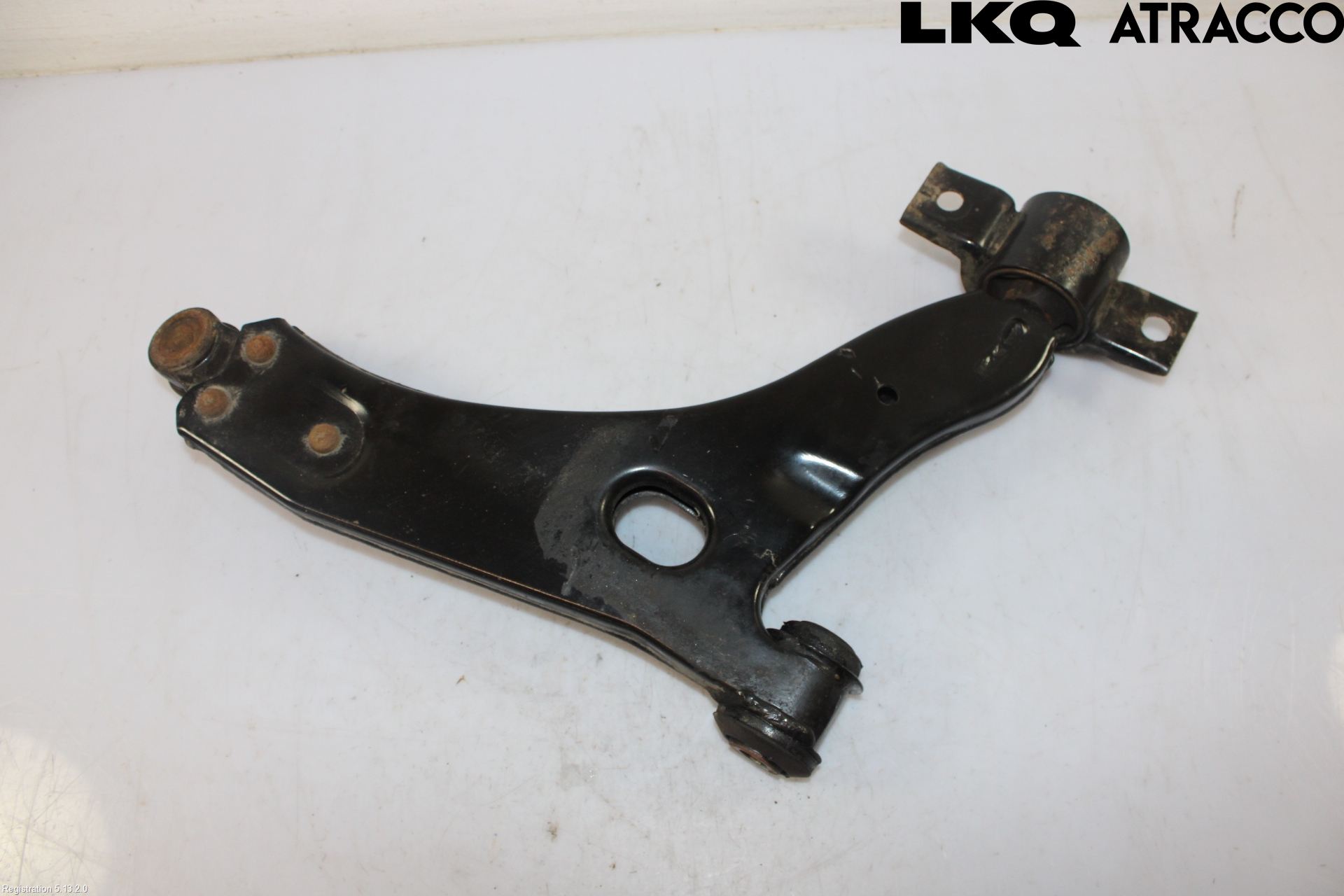 Ford FOCUS     99-04 Bärarm Fram Undre Vä