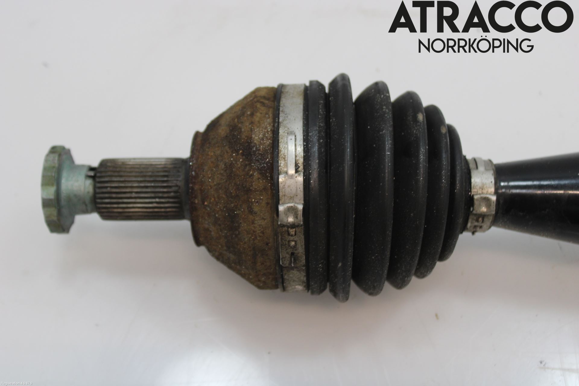 Volkswagen VW POLO 10-17 Drivaxel Fram Höger