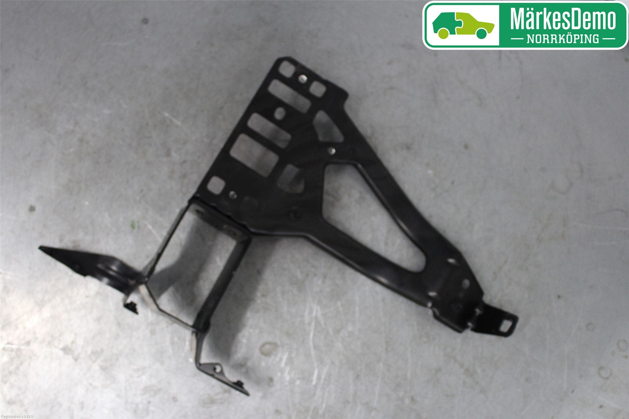 BMW 5 E60/61 Sed/Tou 02-10 Frontplåt