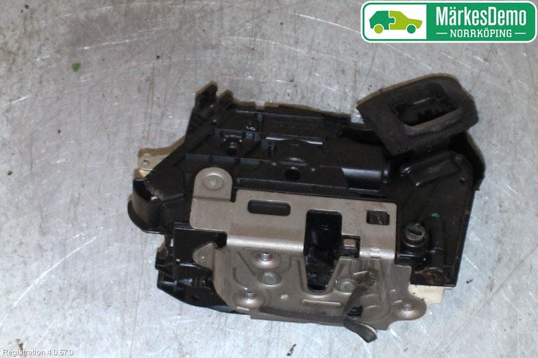 Volkswagen VW POLO 10-17 Låskista-Dörrlås