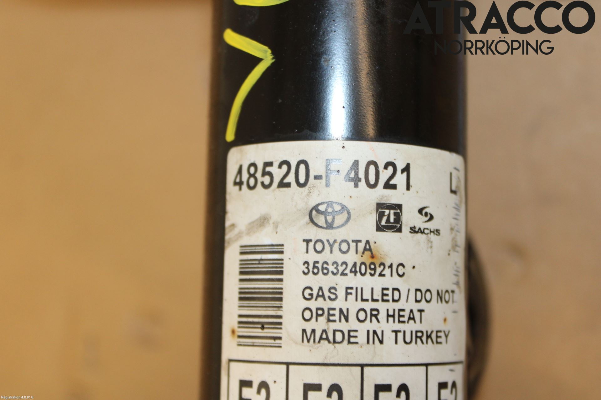 Toyota C-HR 16-23 Fjäderben Fram Vänster