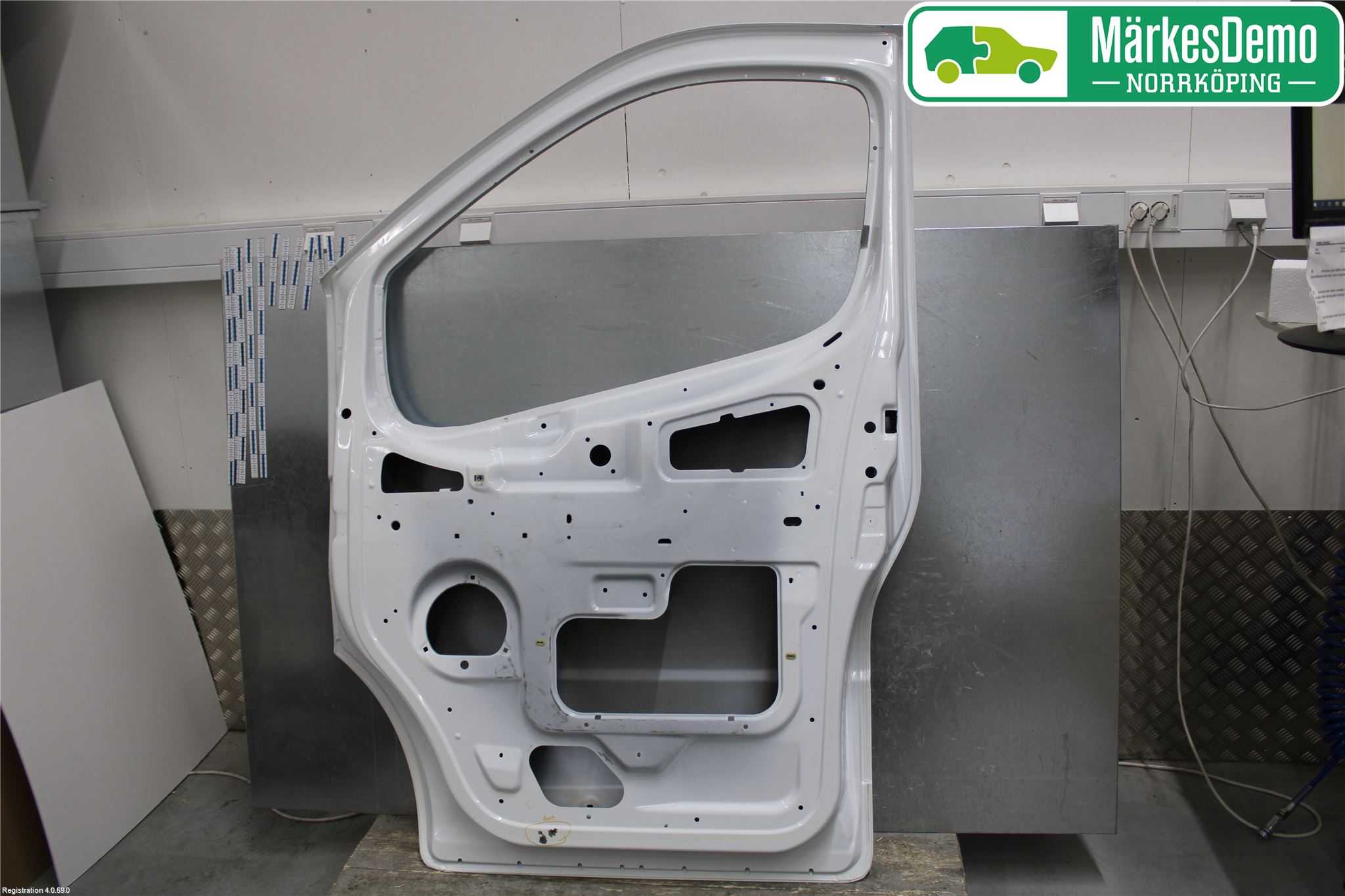 Nissan PRIMASTAR Dörr Fram Höger