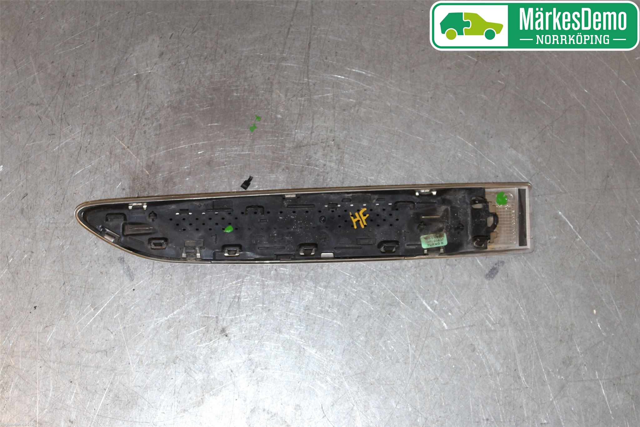 Jaguar XE (X760) 15-24 List Framskärm Hö