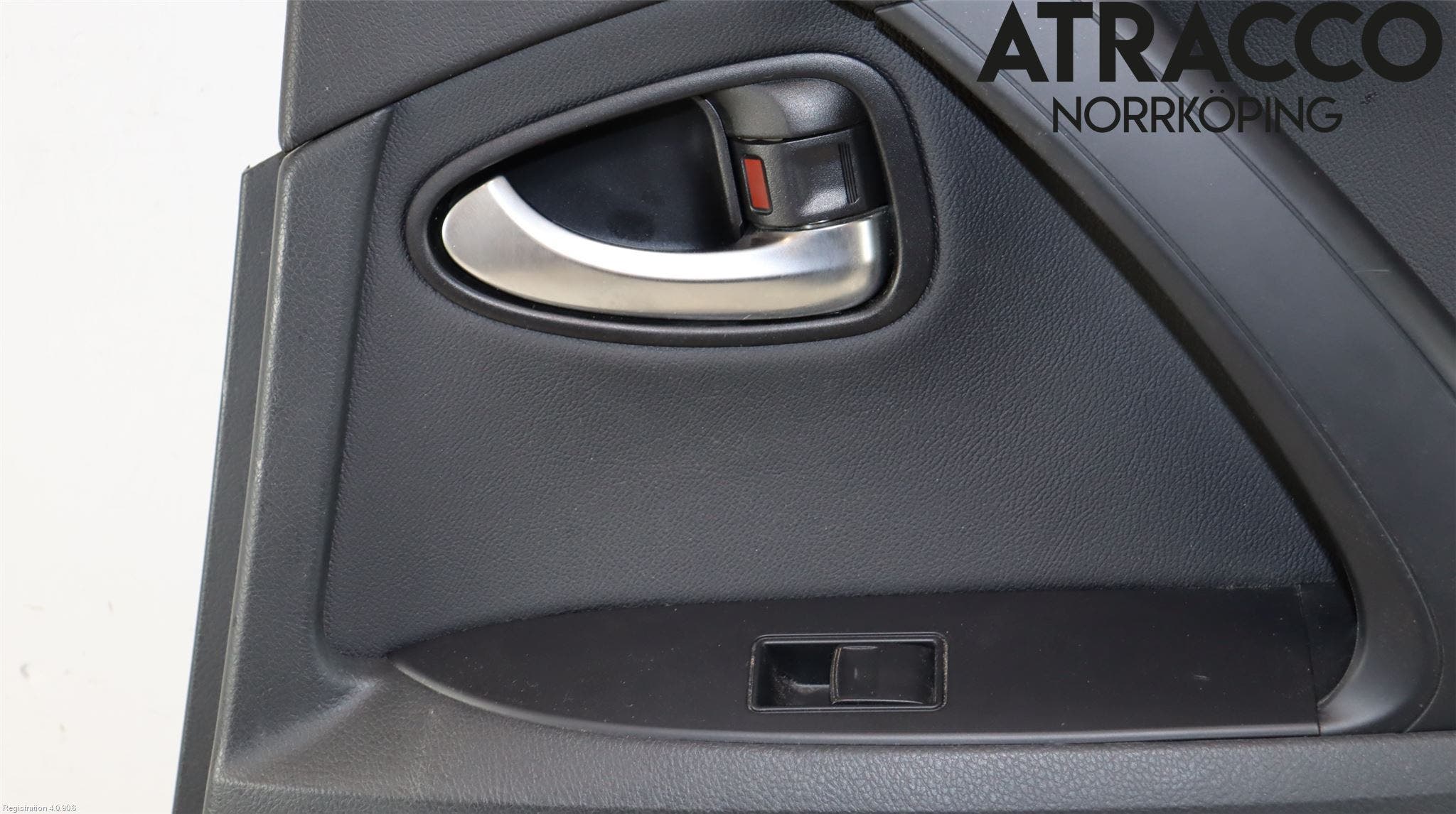 Toyota AVENSIS 16-18 Dörrklädsel Hö