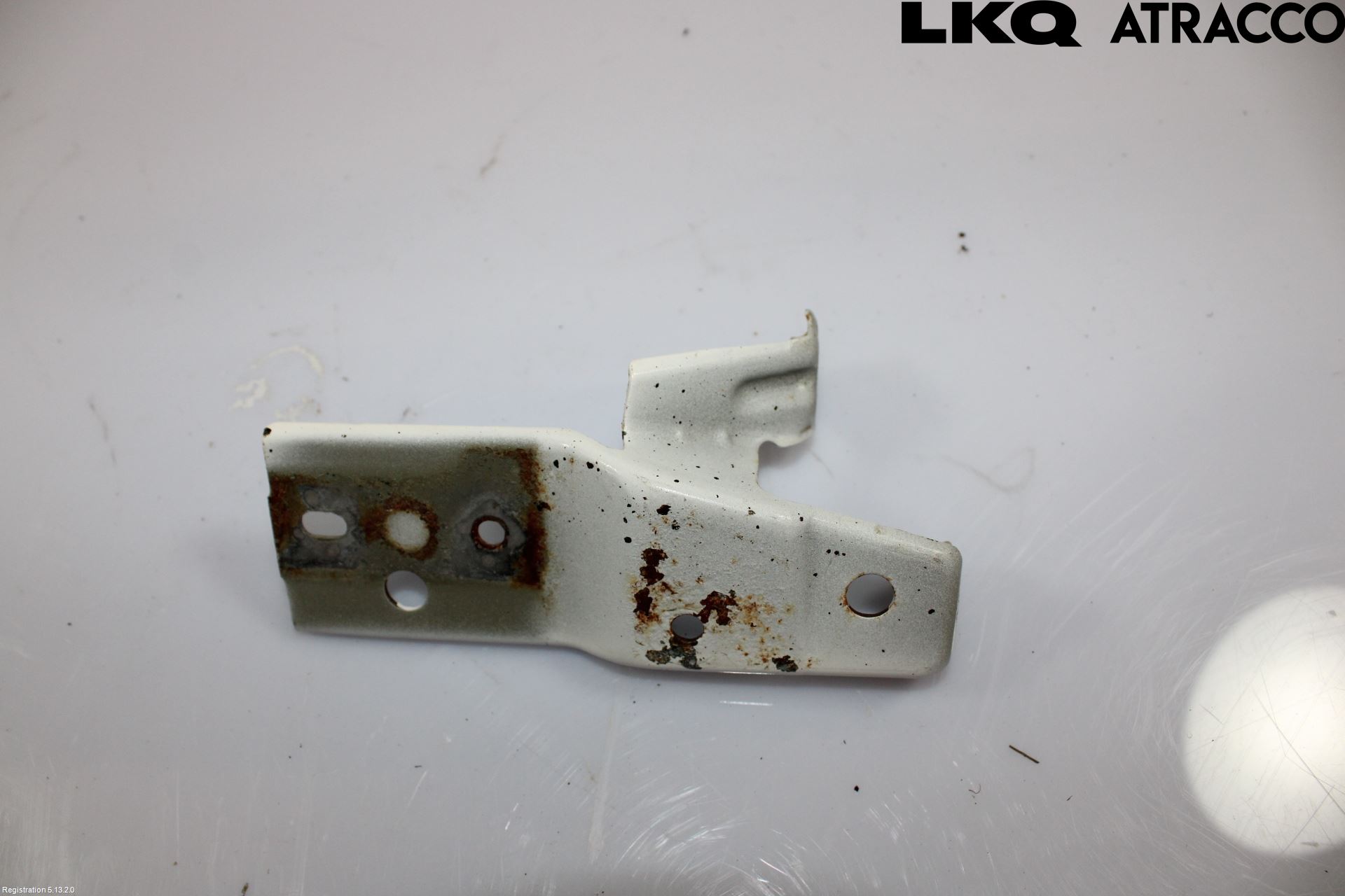 Toyota AYGO 15-21 Skärmfäste Fram Hö
