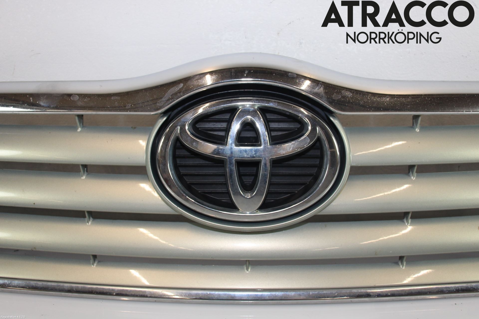 Toyota AVENSIS 03-06 Grill Komp