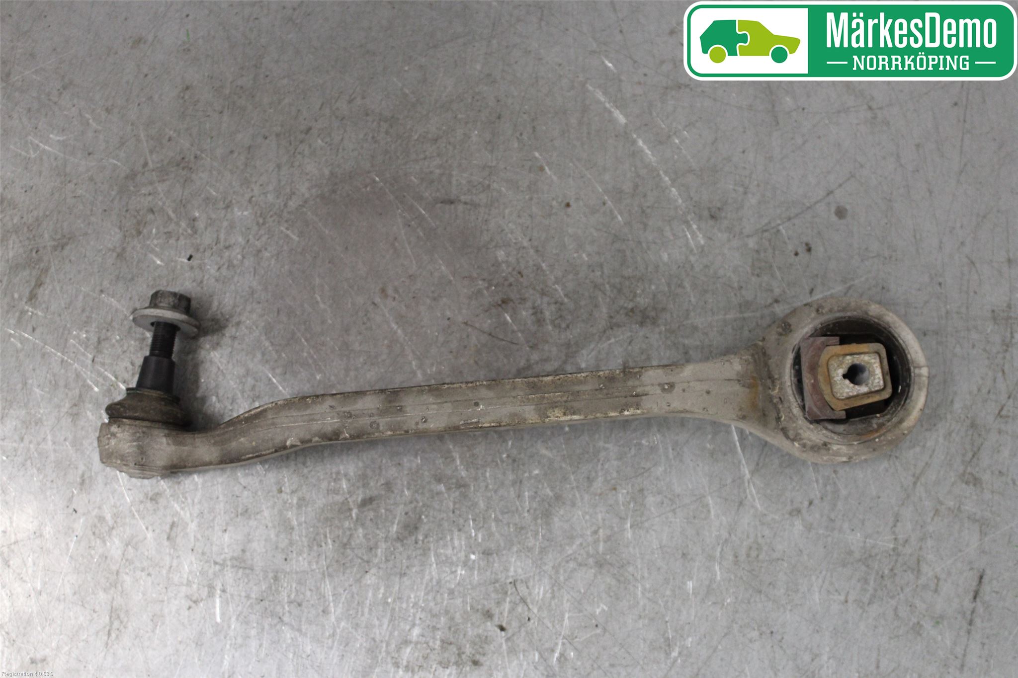 Volkswagen VW PHAETON Bärarm Fram Undre Hö