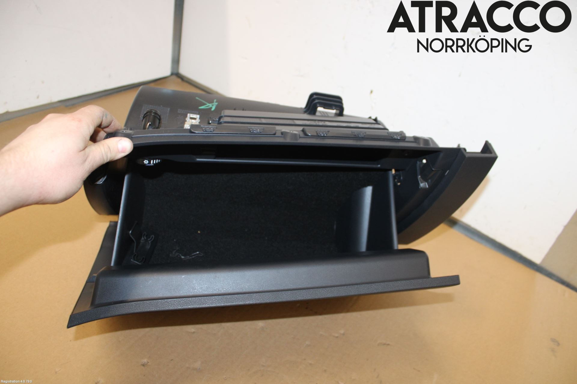 Skoda OCTAVIA (NX) 20- Handskfack