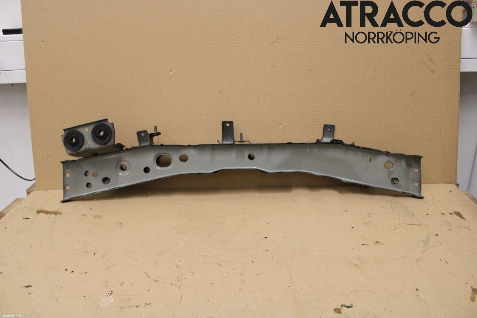 Nissan NOTE E12 14-20 Kylarfäste-Ram-Balk