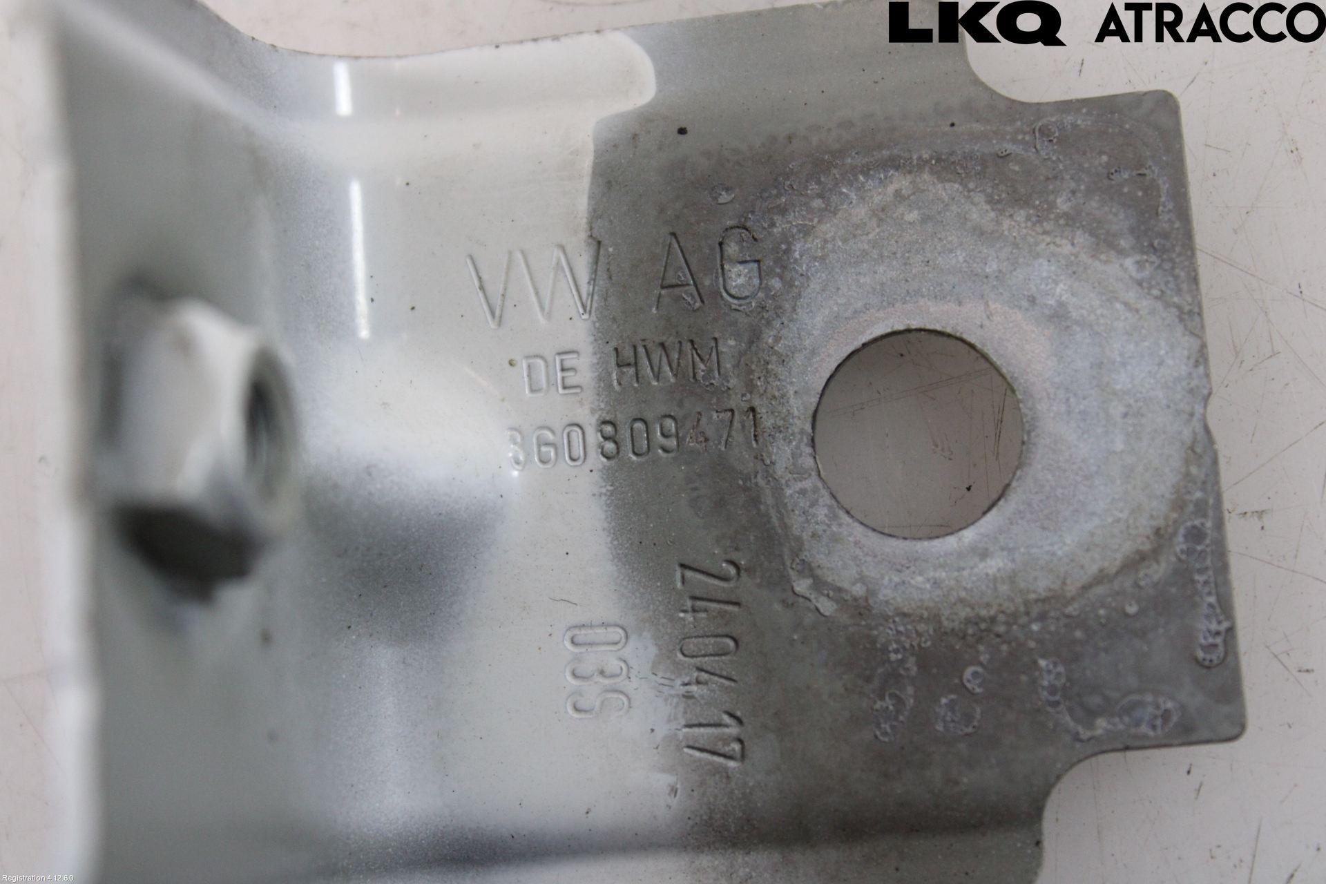 Volkswagen VW PASSAT 15-19 Skärmfäste Fram Vä