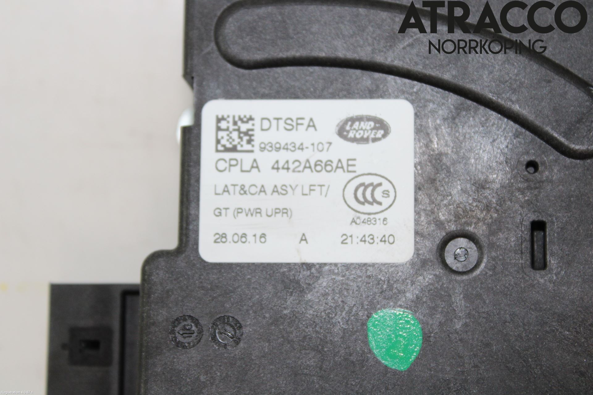 Jaguar XE (X760) 15-24 Låskista Baklucka