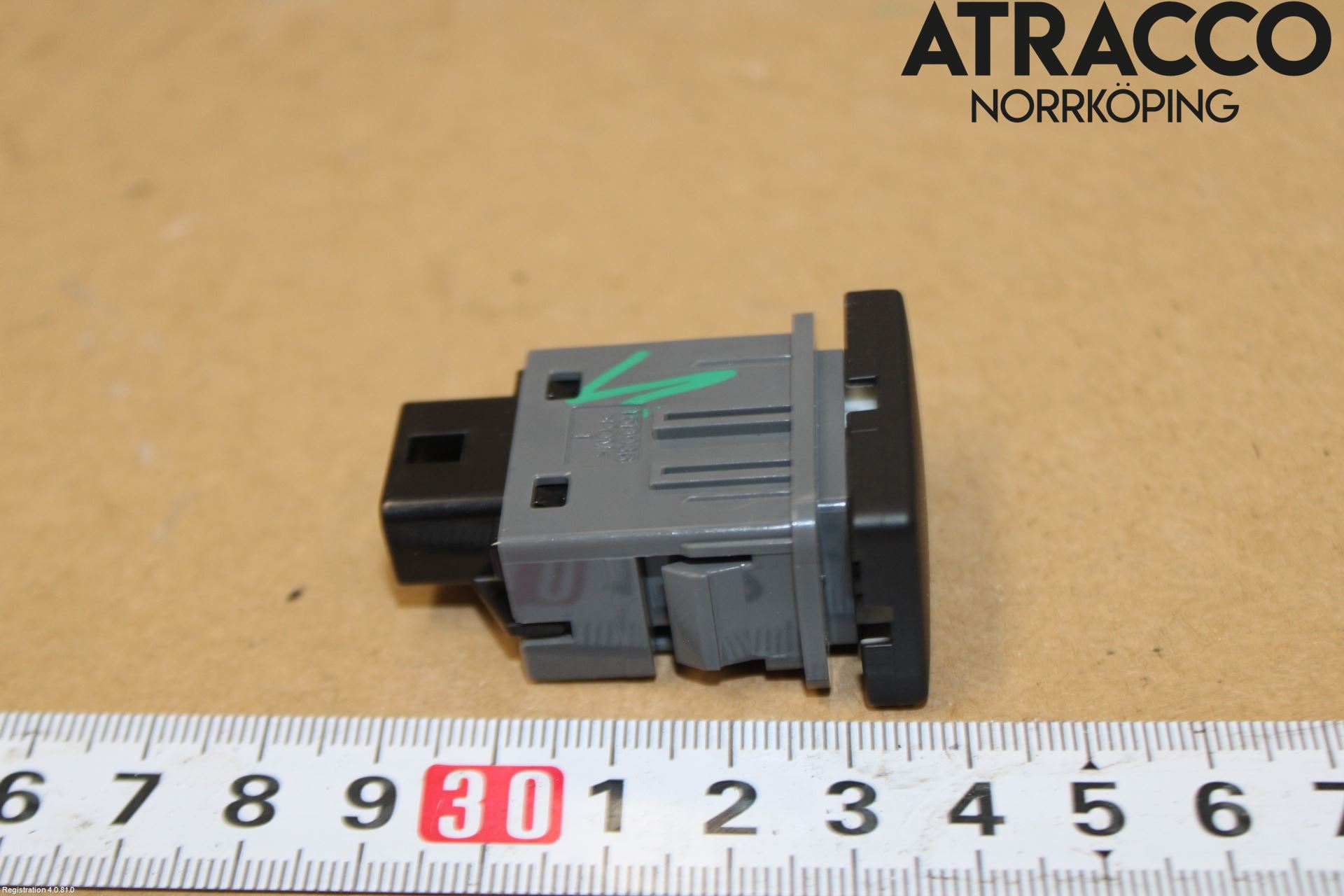 Toyota C-HR 16-23 Strömställare Tanklucka