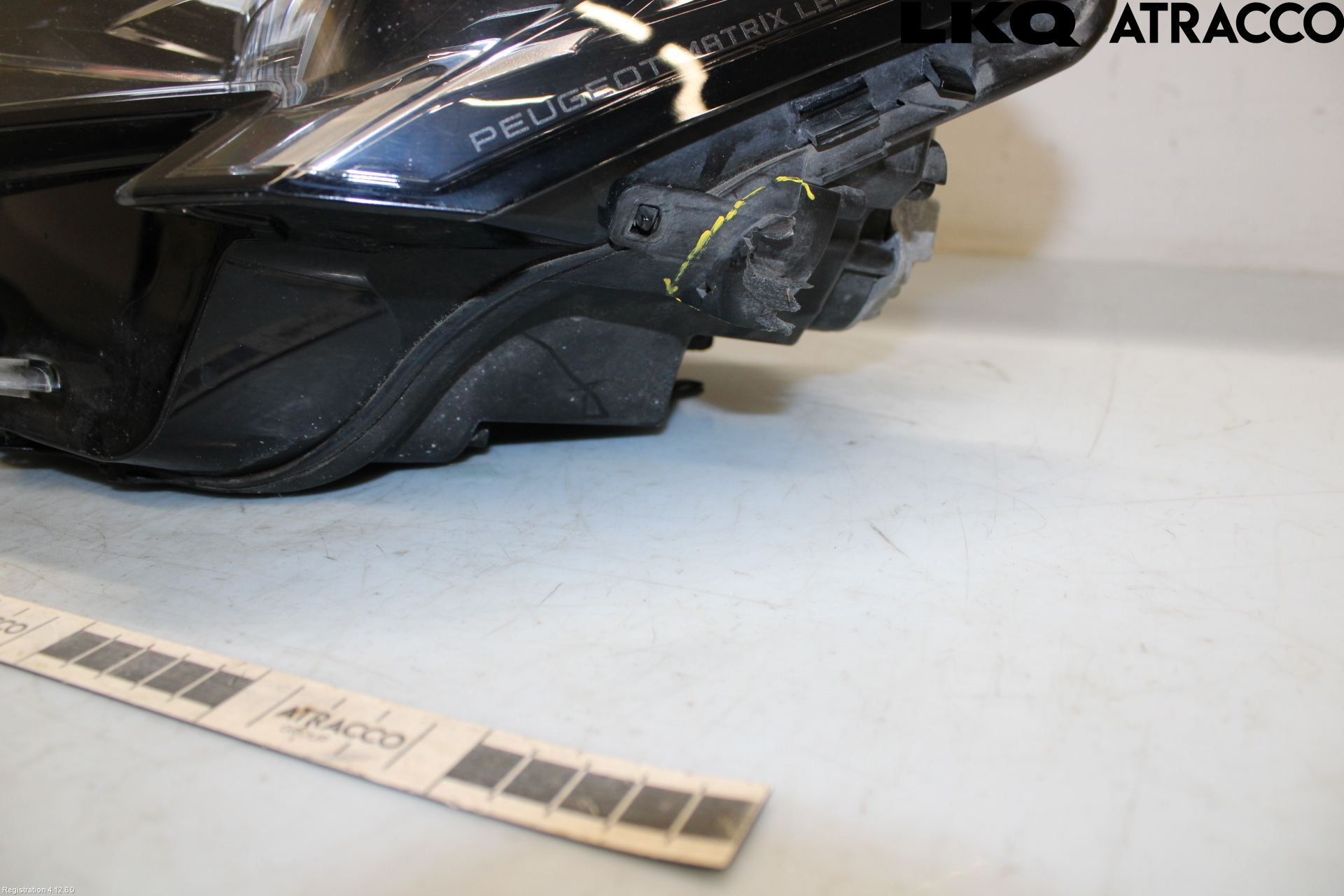 Peugeot 308/E-308 21- Strålkastare Vänster