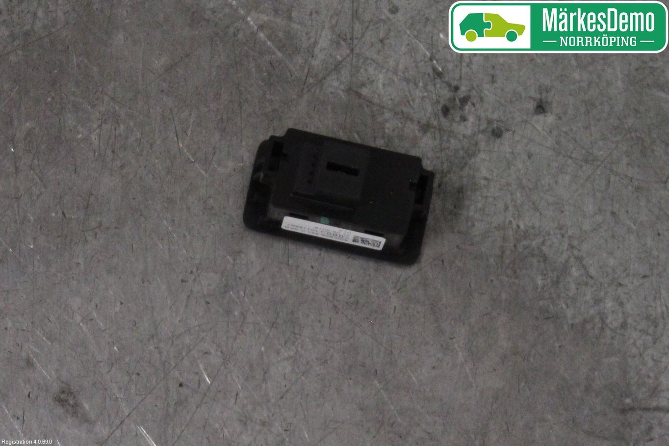 Audi Q2/SQ2 17- Strömställare Baklucka