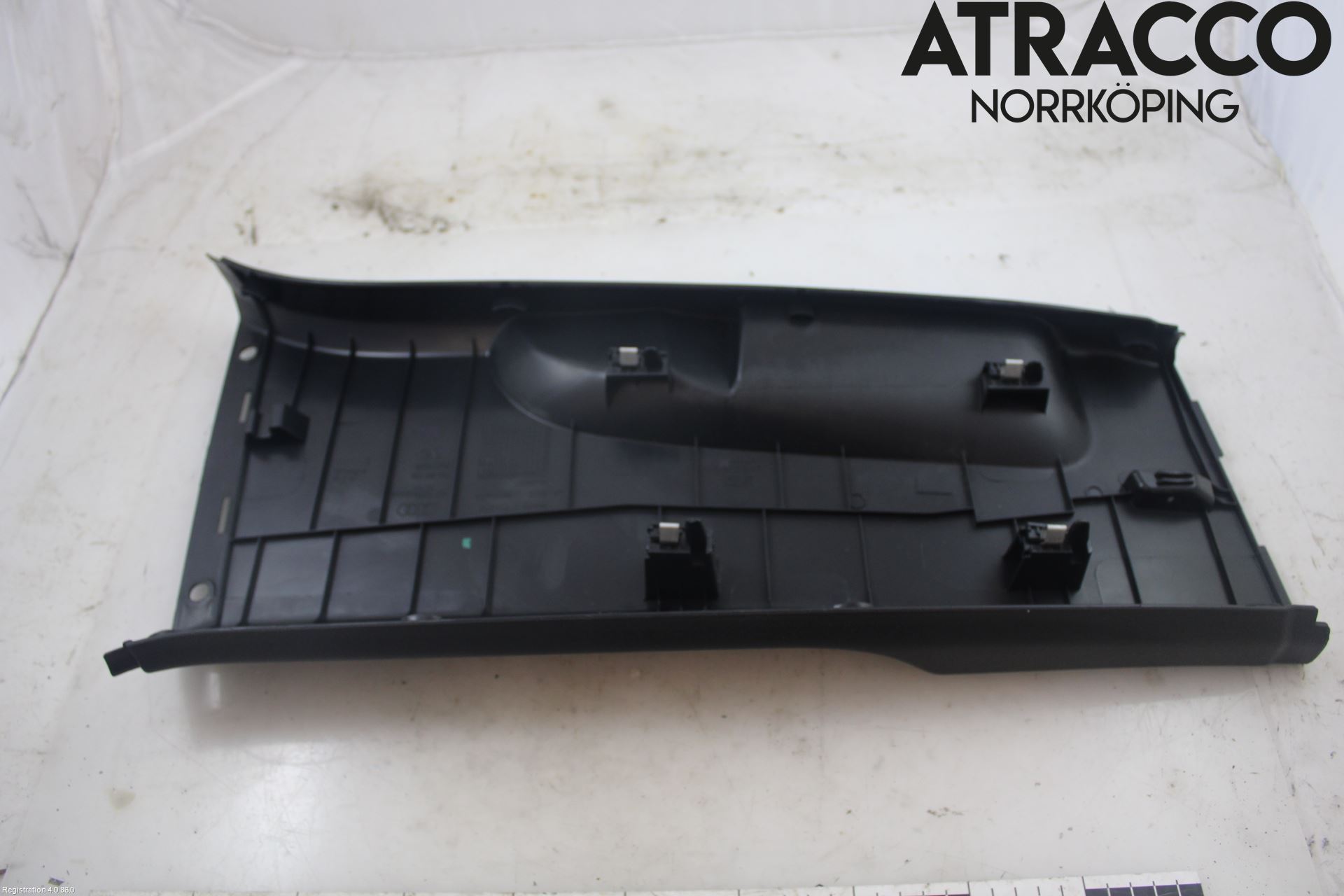 Audi Q3 F3 19- Inr Plastd A-B-C Stolpe