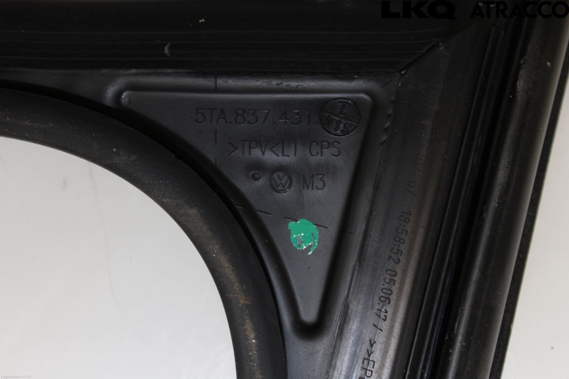 Volkswagen VW TOURAN 16- Dörr Dekorlist Fram Vä