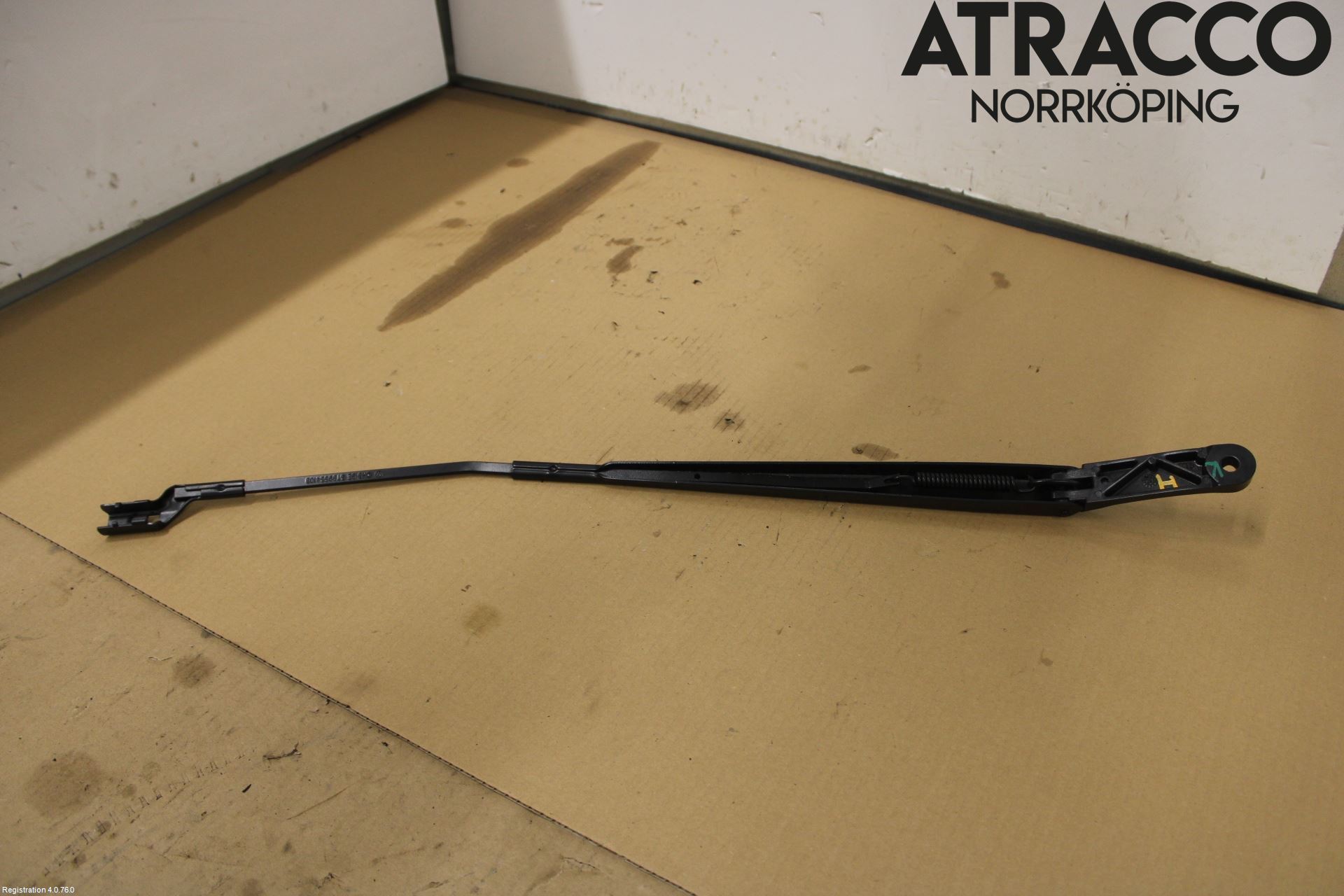 Volkswagen VW TOURAN 16- Torkararm Armar Vindruta