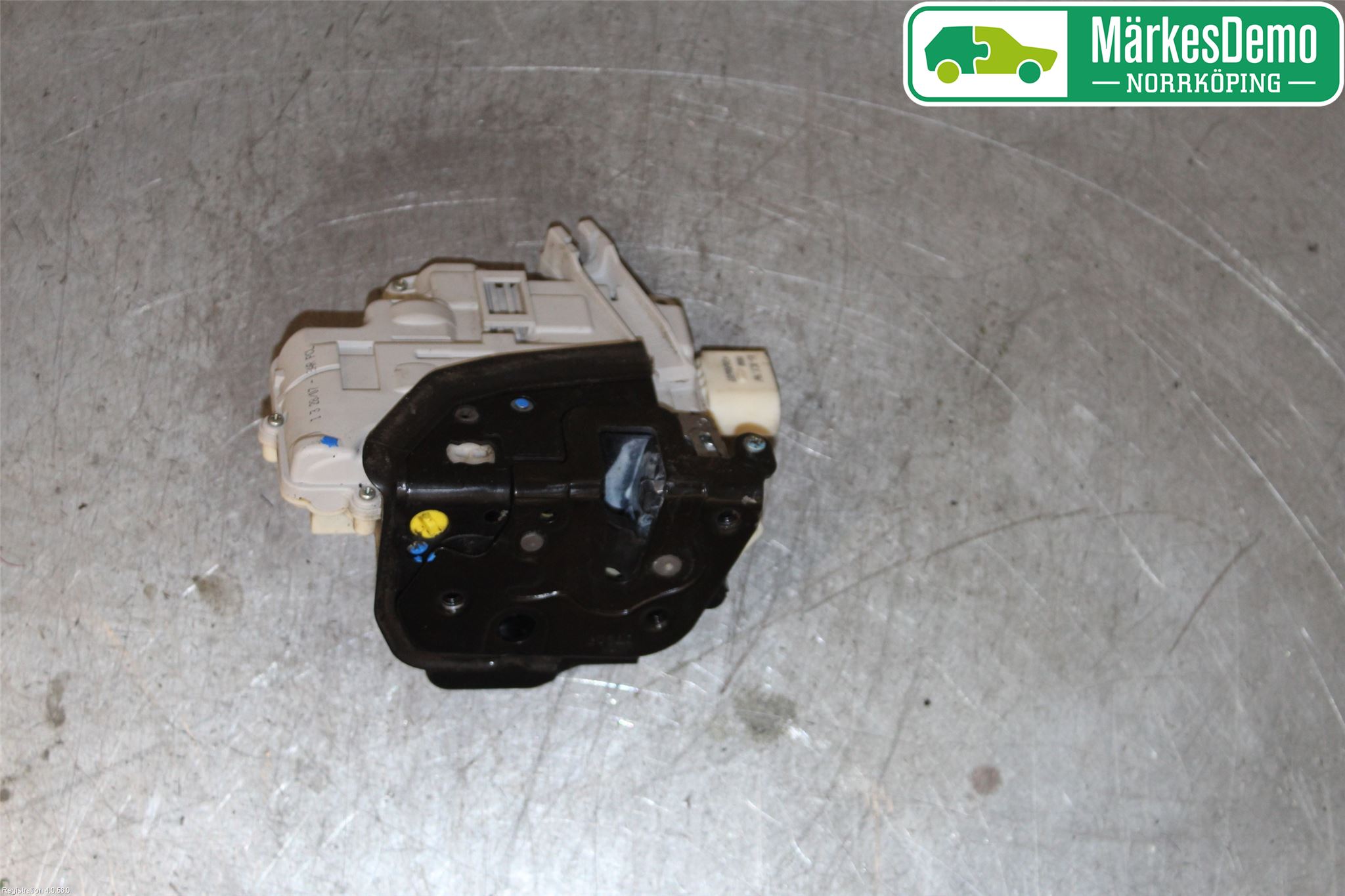 Audi A6/S6     05-11 Låskista-Dörrlås