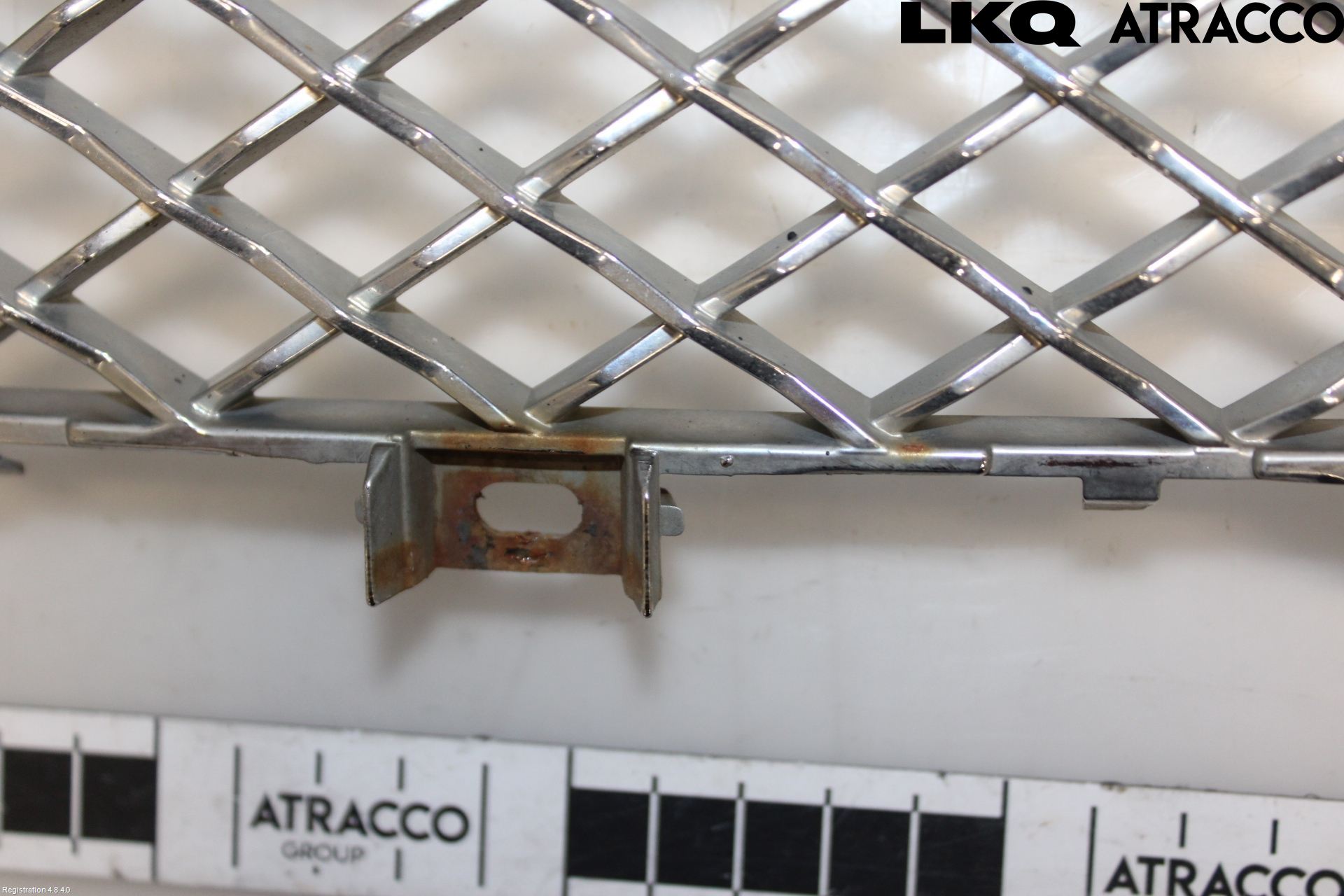 Jaguar XJ X351        10- Grill Komp