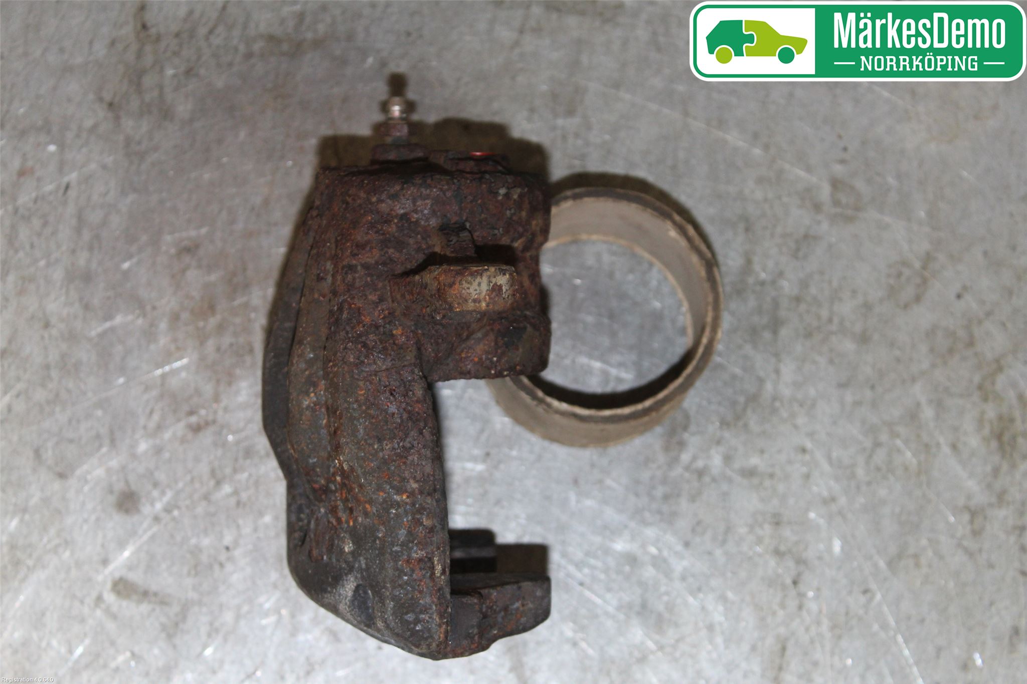 Toyota AVENSIS 03-06 Bromsok Fram Höger