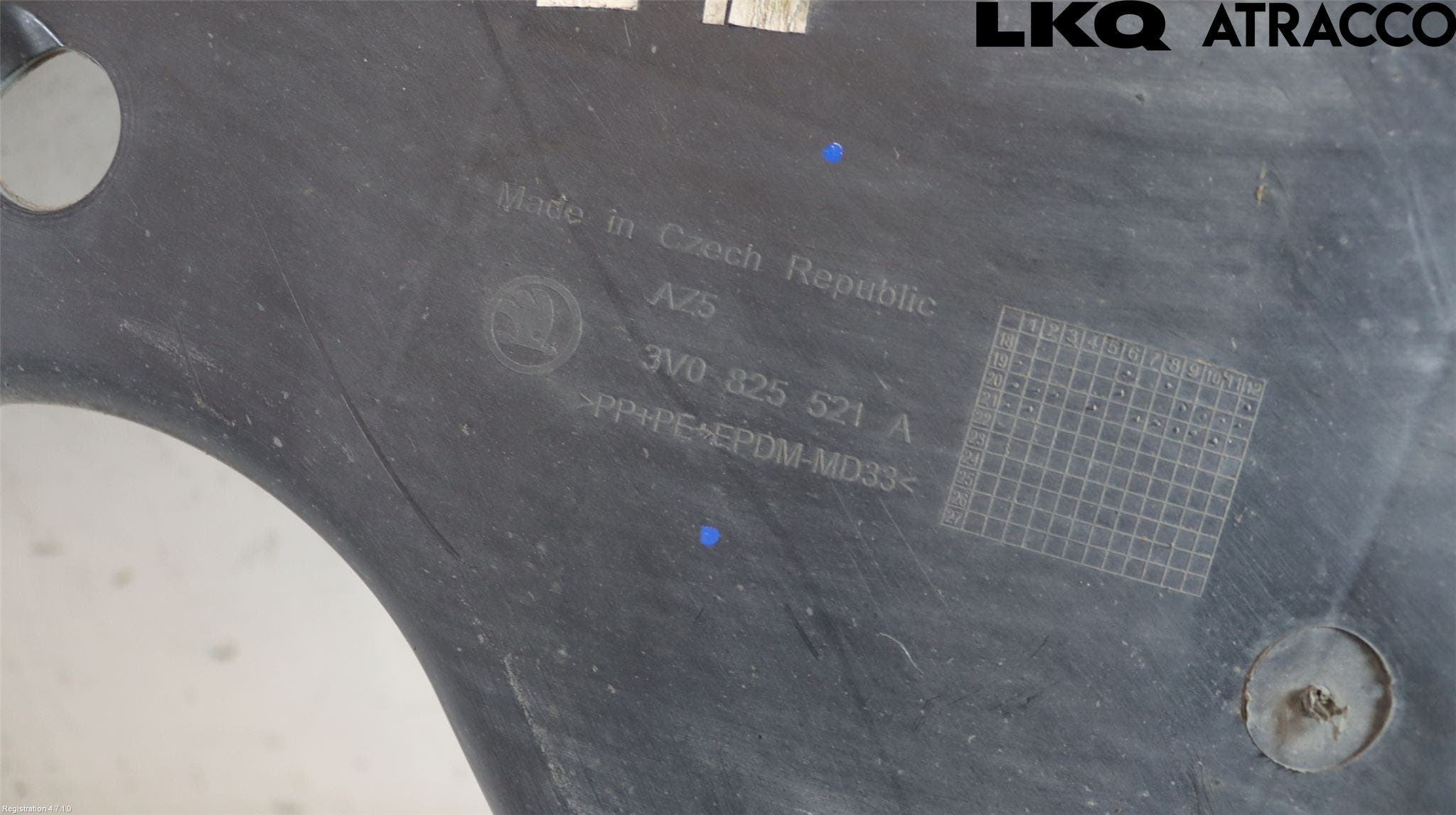 Skoda SUPERB 16-24 Hasplåt Plåt-Plast