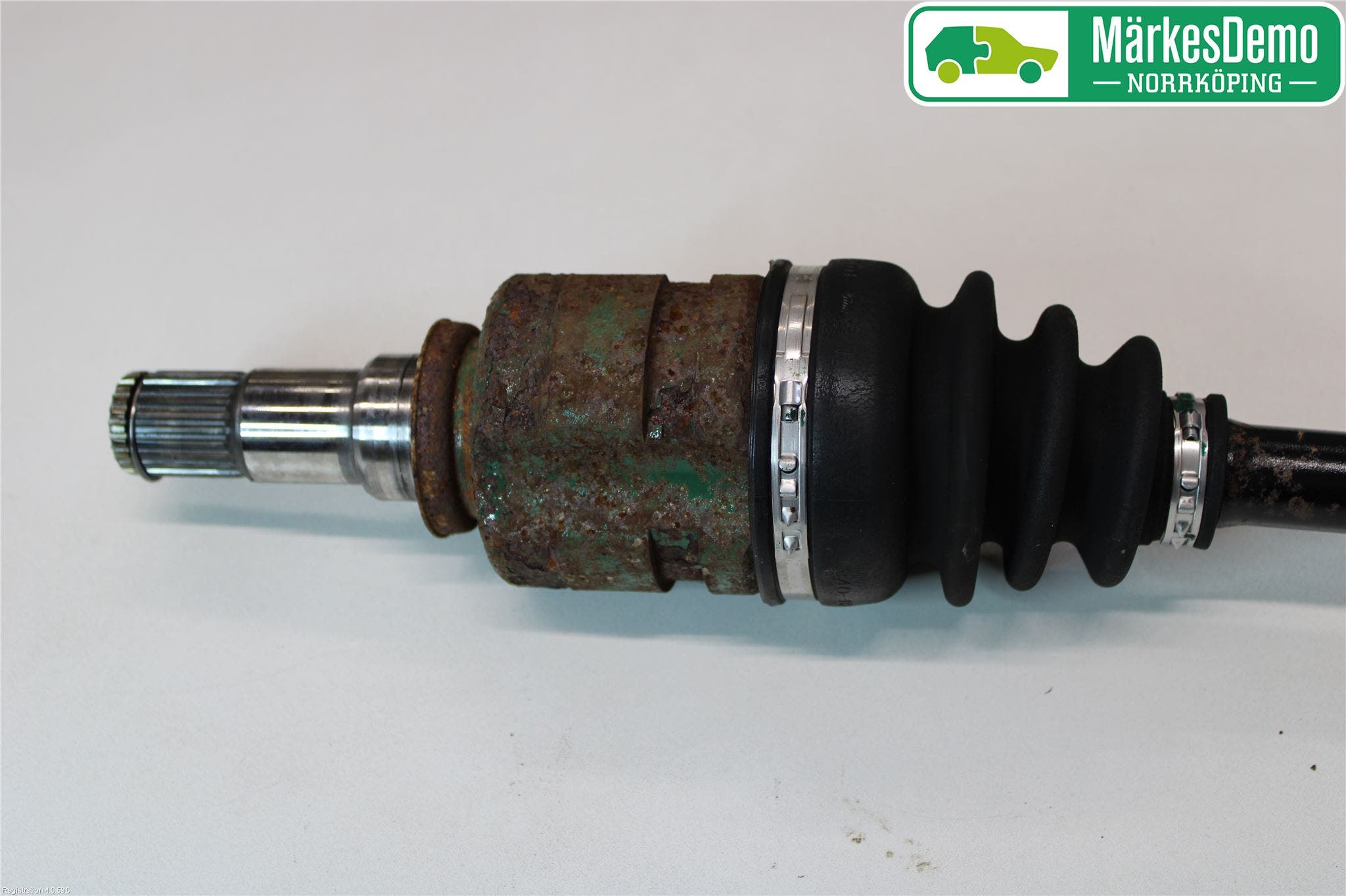 Toyota iQ Drivaxel Fram Höger