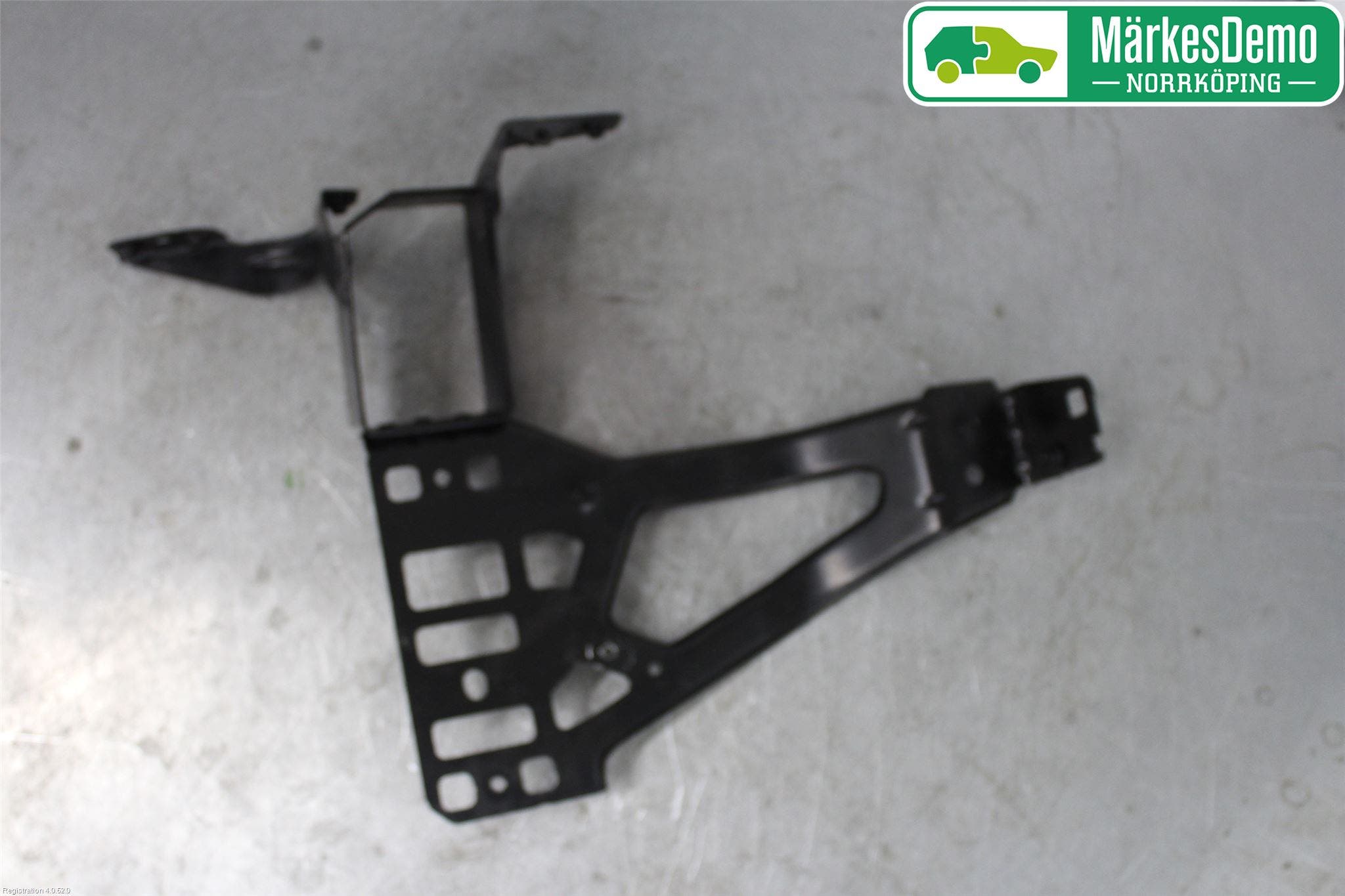 BMW 5 E60/61 Sed/Tou 02-10 Frontplåt